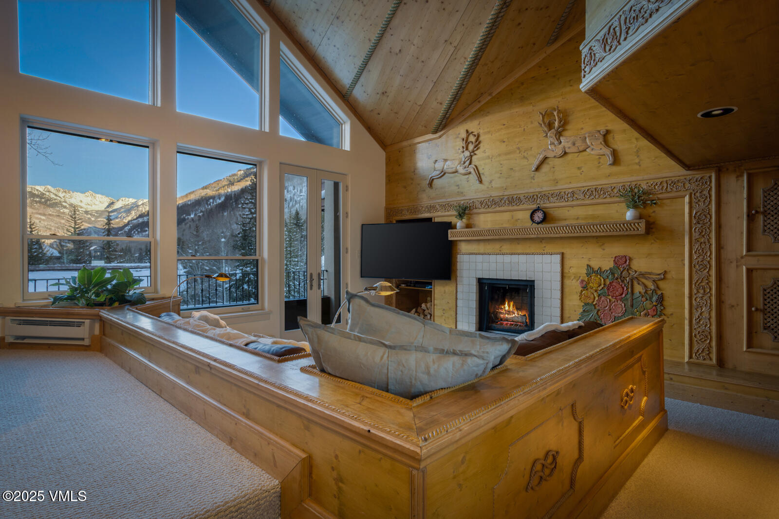 600 Vail Valley Drive, 310 Property Photo 4