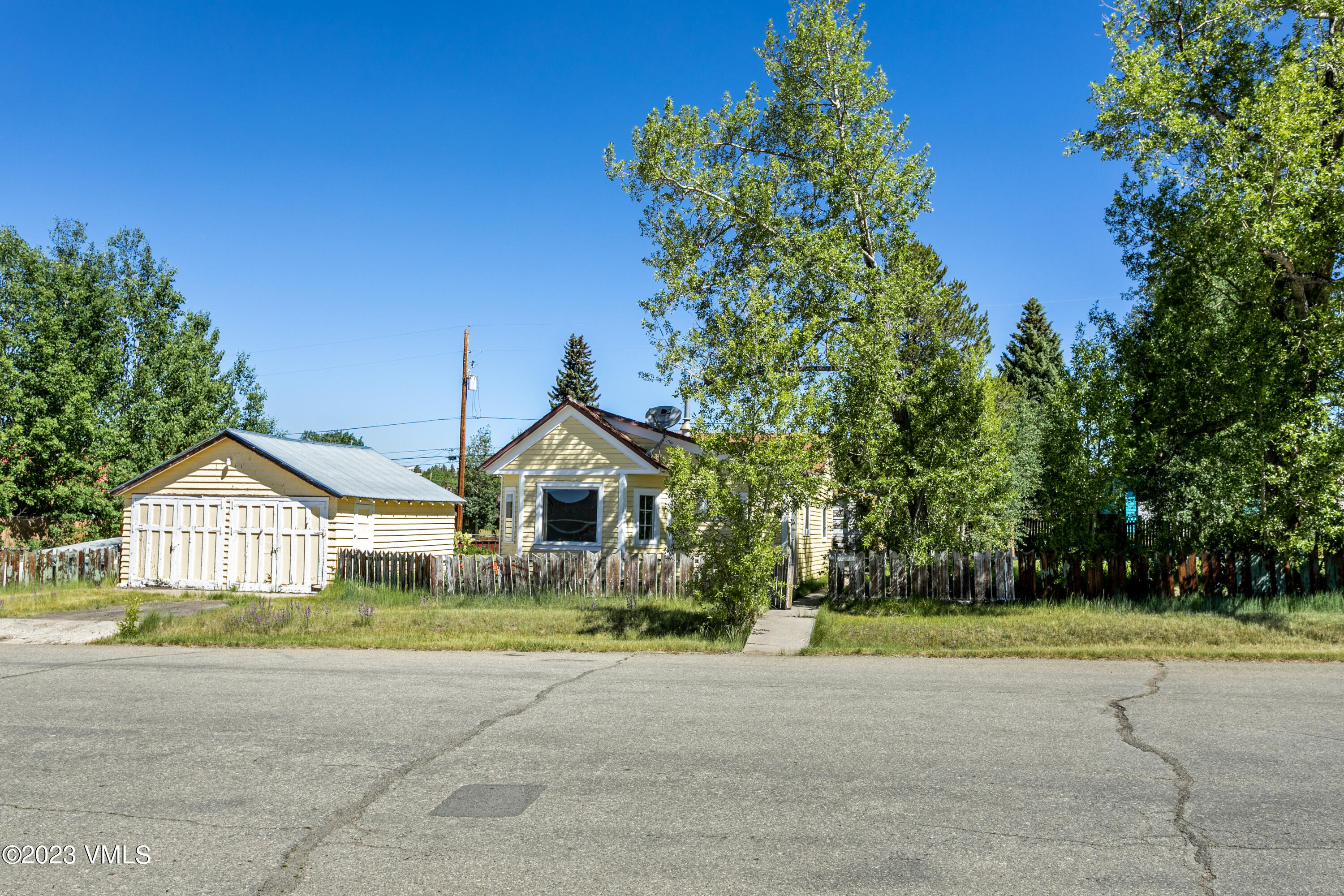 610 Elm Street Property Photo