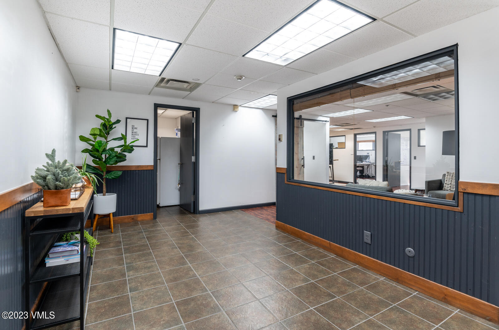 100 W Beaver Creek Boulevard, Unit 200 Property Photo 2