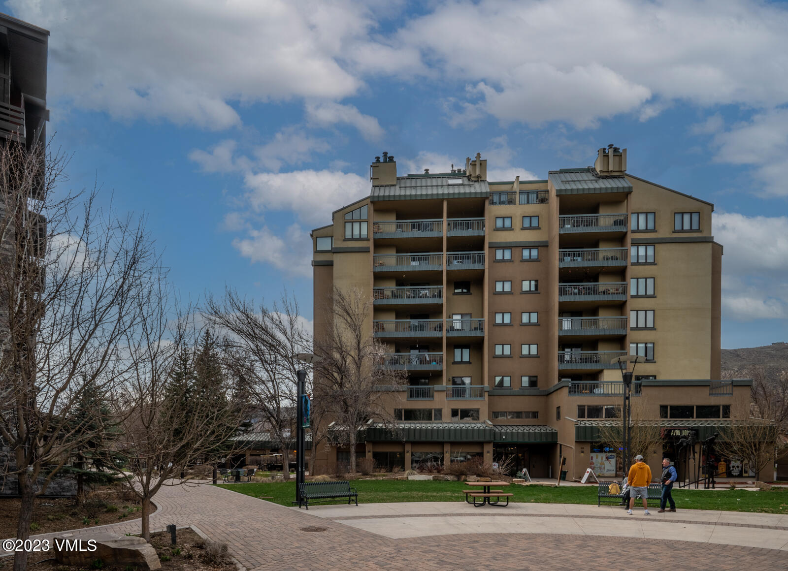 100 W Beaver Creek Boulevard, Unit 200 Property Photo 16