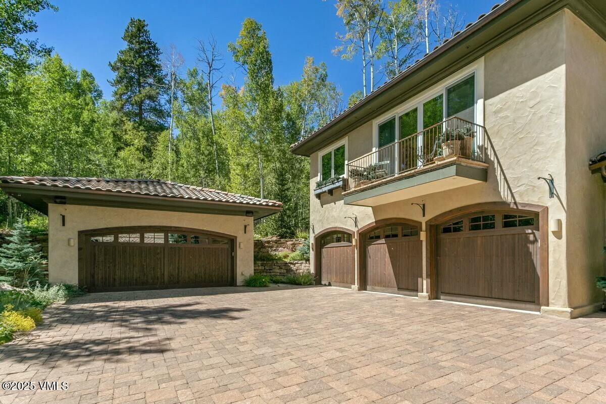 876 Pilgrim Drive Property Photo 4