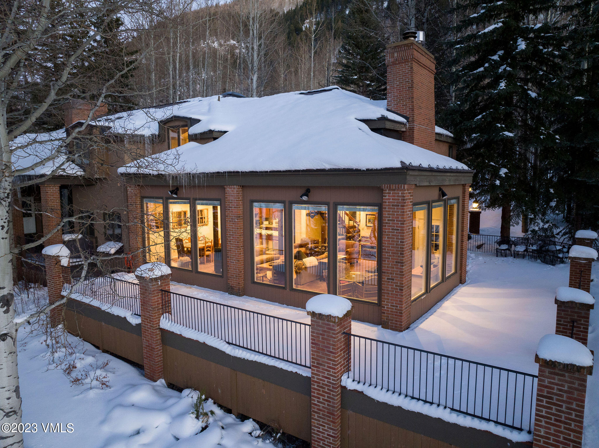 1895 Sunburst Drive, A (west Side) Property Photo 1