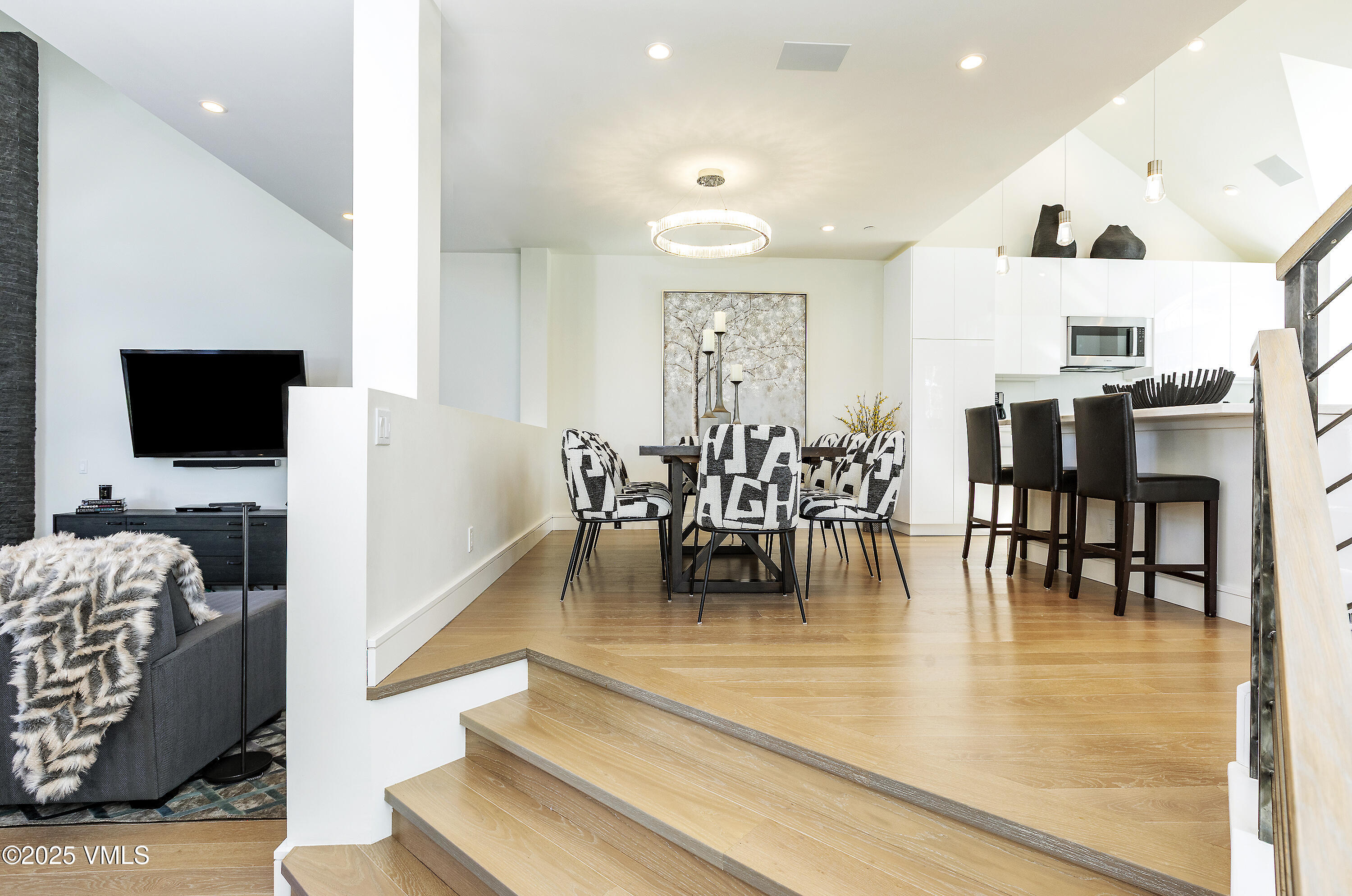 83 Offerson, 1 Property Photo 6
