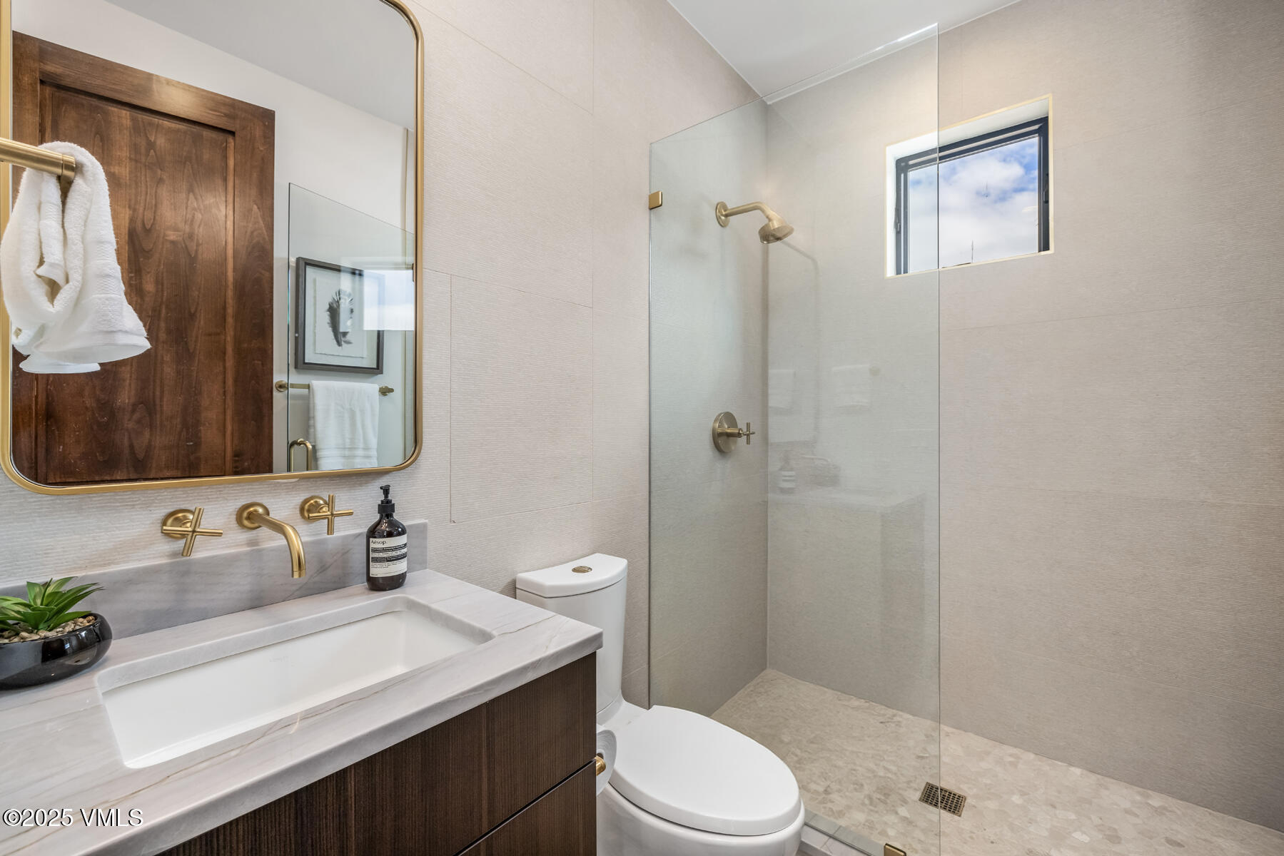 100 Goldfinch Lane, 2a Property Photo 13