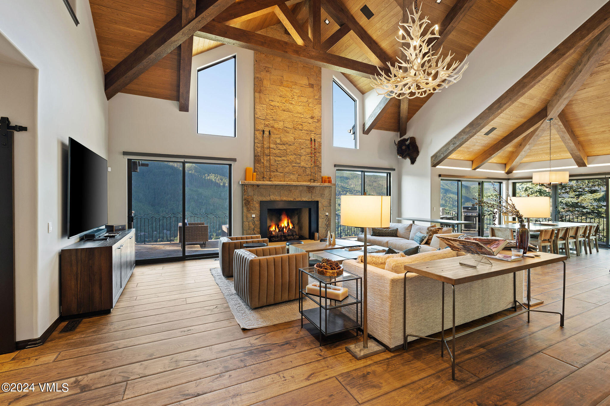 1675 Aspen Ridge Road Property Photo 3