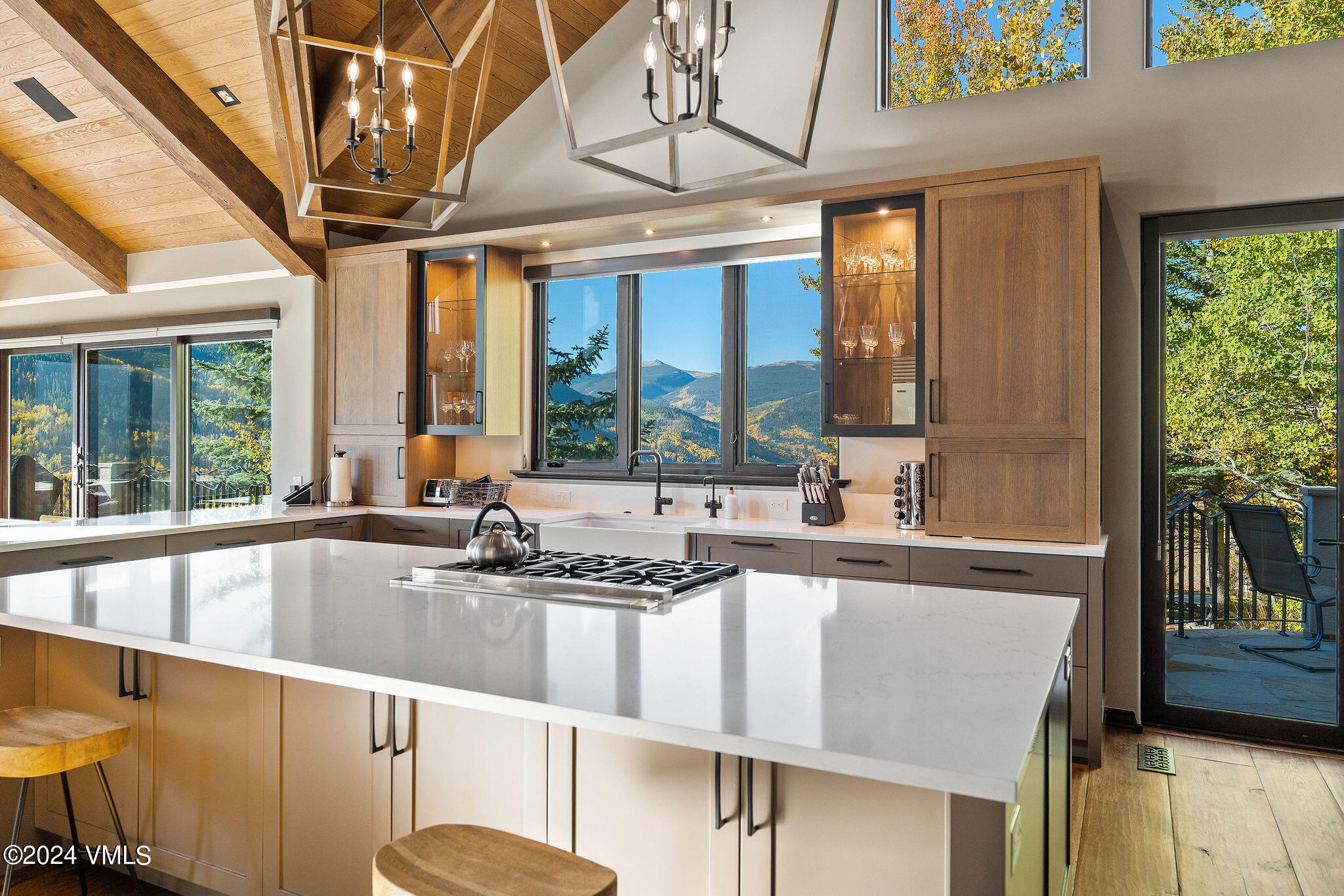 1675 Aspen Ridge Road Property Photo 7
