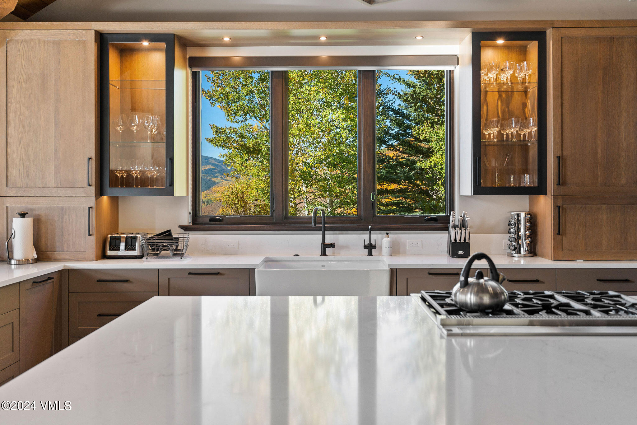 1675 Aspen Ridge Road Property Photo 8