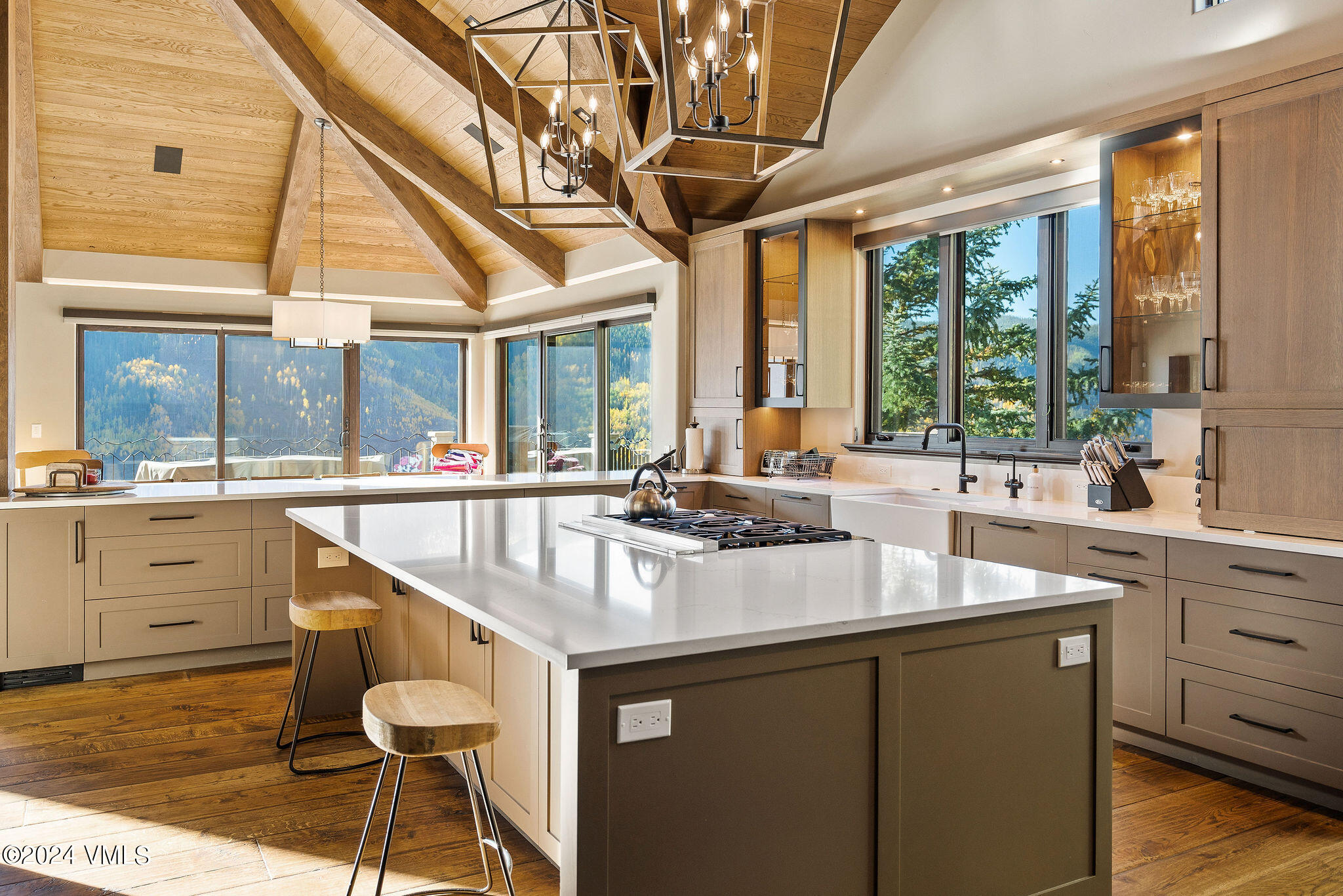 1675 Aspen Ridge Road Property Photo 10
