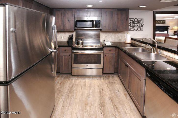 210 Offerson, 210-14 Property Photo 4