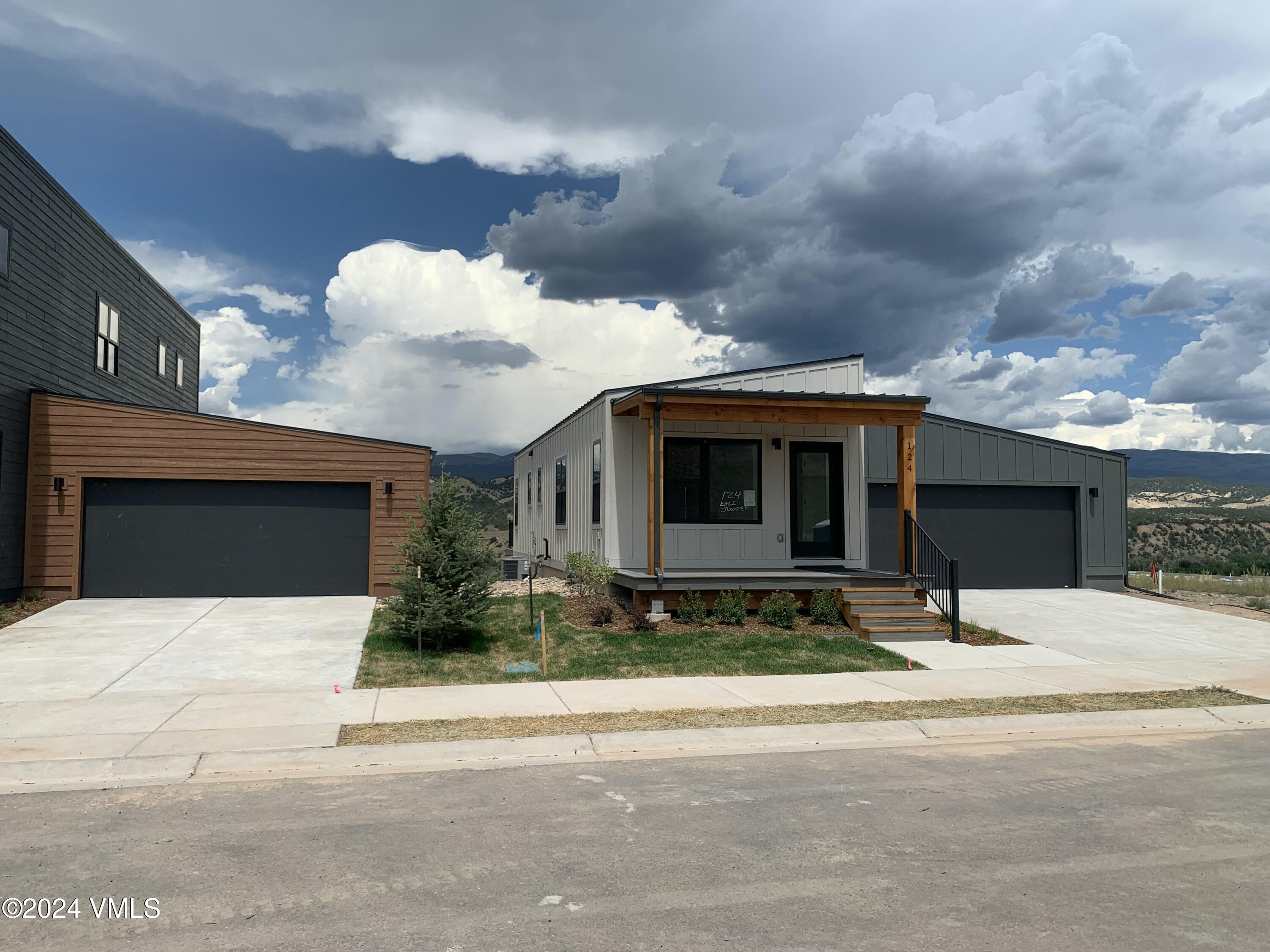 107 Arrowleaf Avenue Property Photo 2