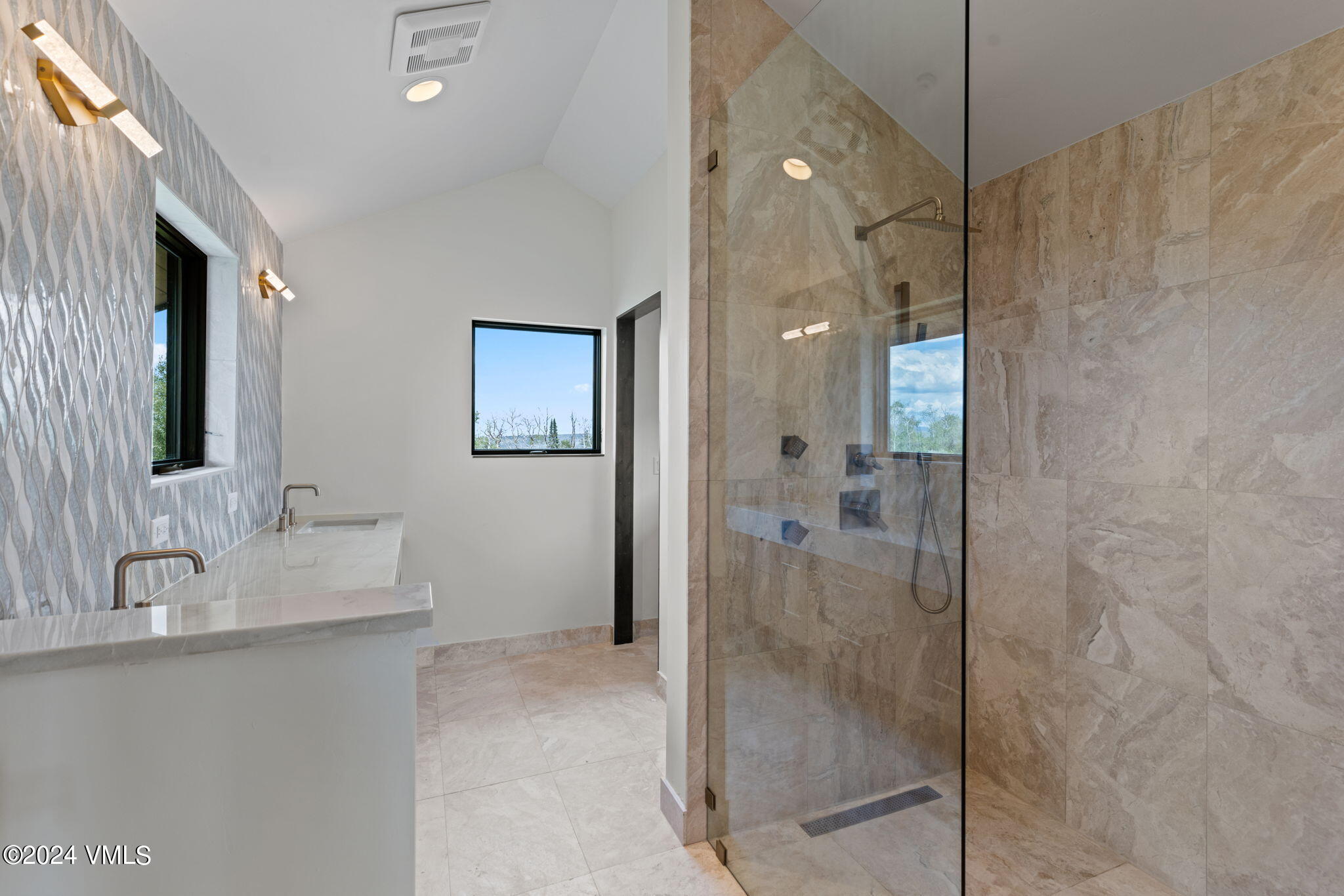 966 Webb Peak Property Photo 55