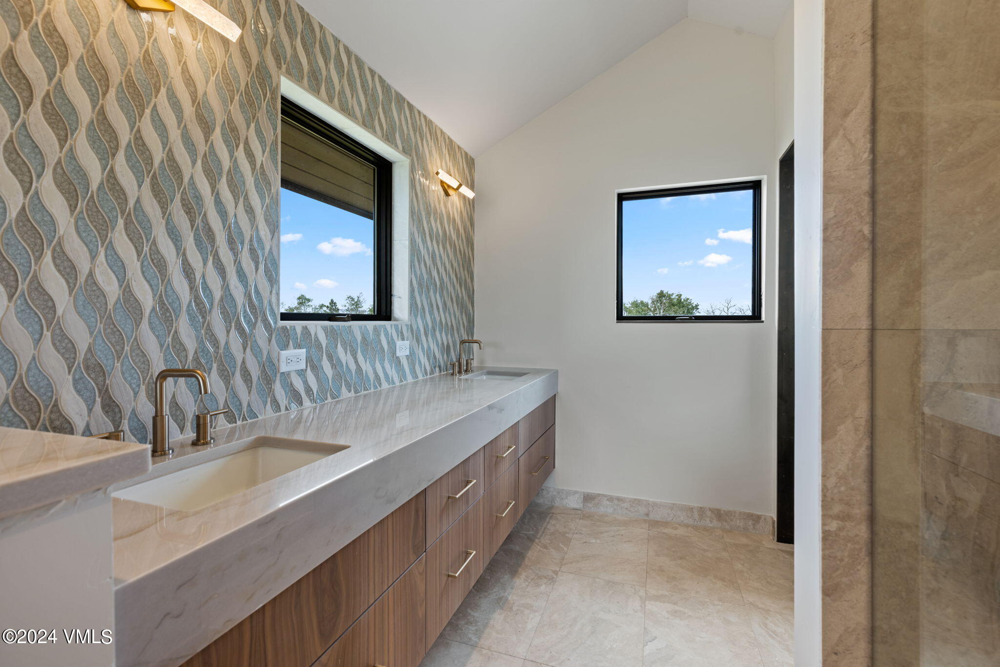 966 Webb Peak Property Photo 56