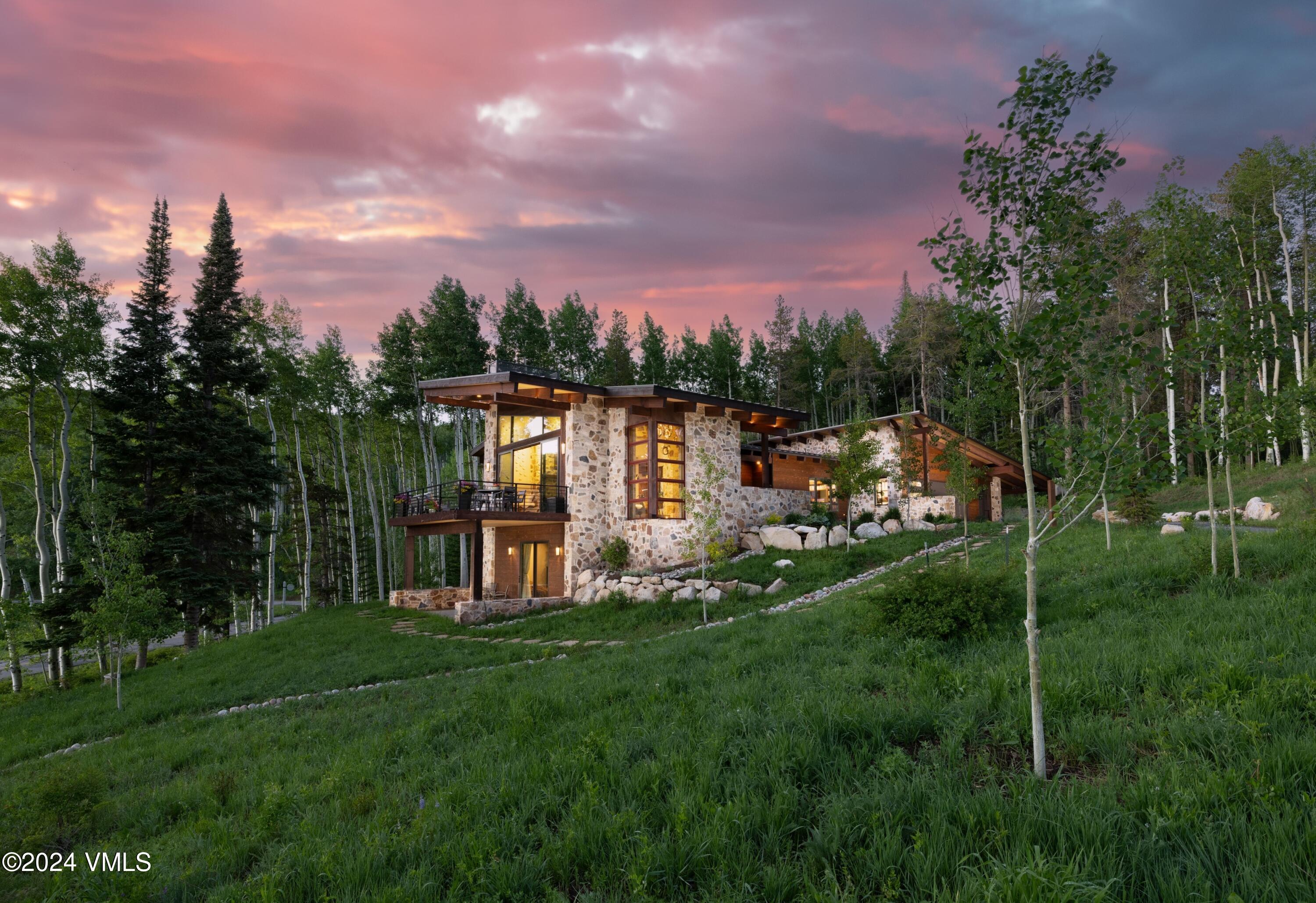 84 Shooting Star Property Photo 1