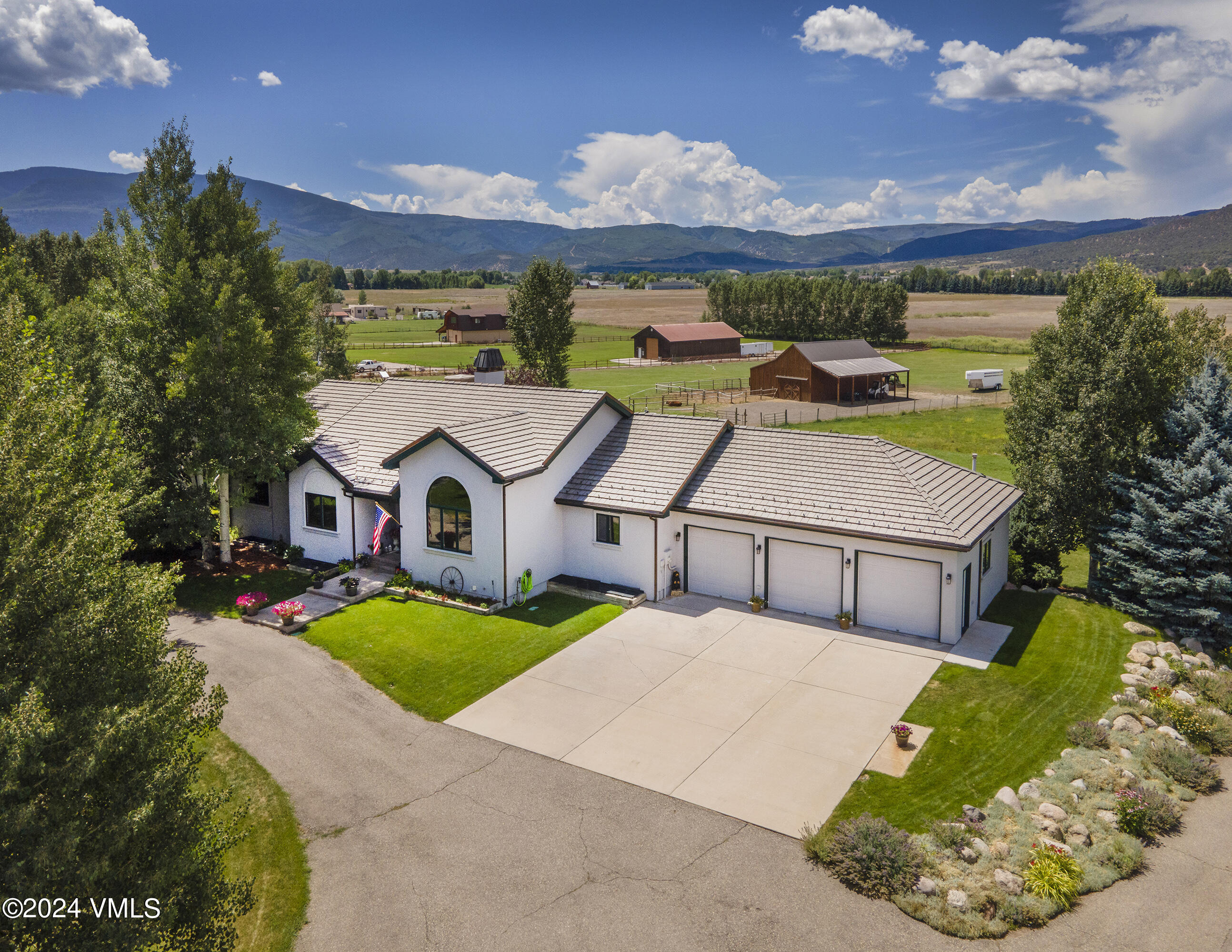 Horse Pasture 2 Real Estate Listings Main Image