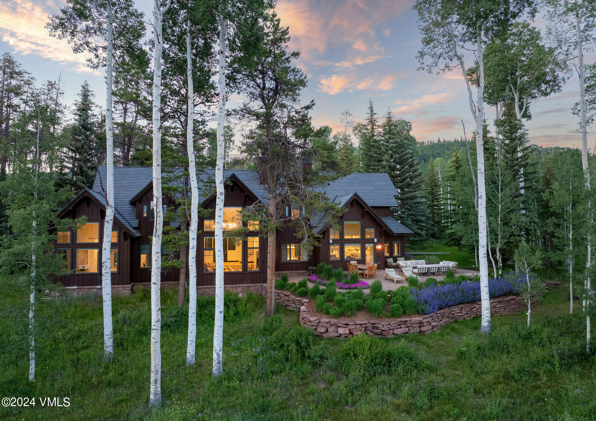 47 Woodviolet Property Photo 1