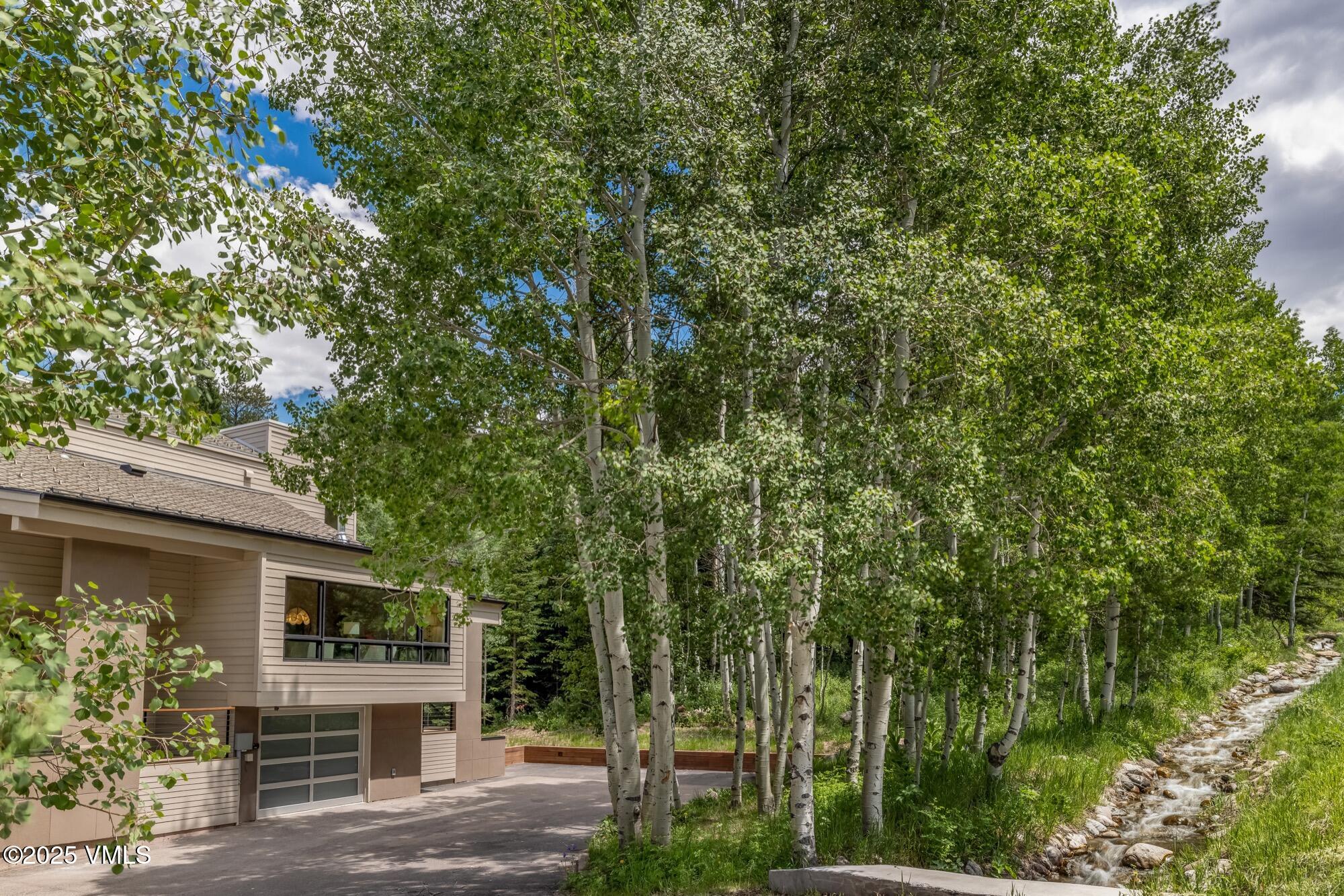 5074 Main Gore Drive S, B Property Photo 8