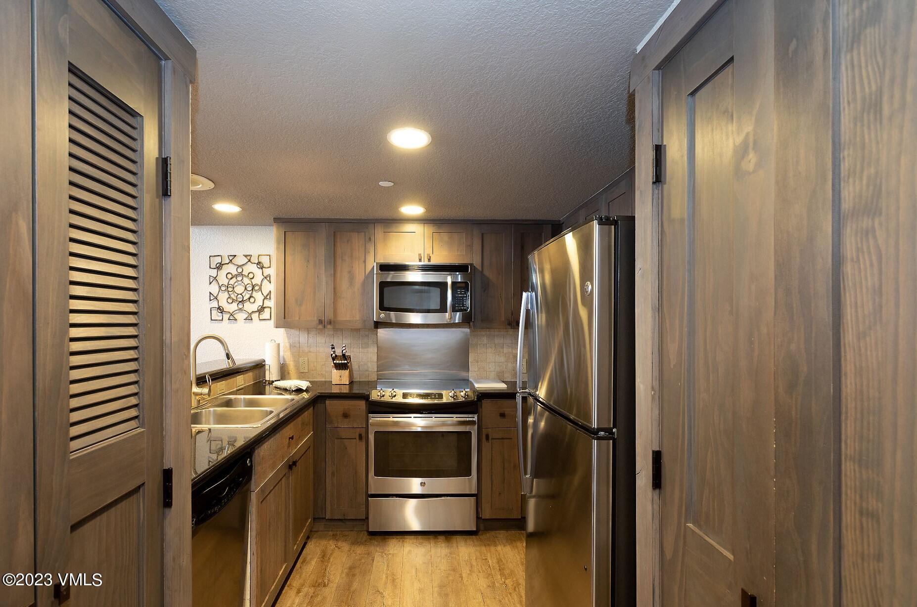 210 Offerson Road, R-408 Property Photo 8