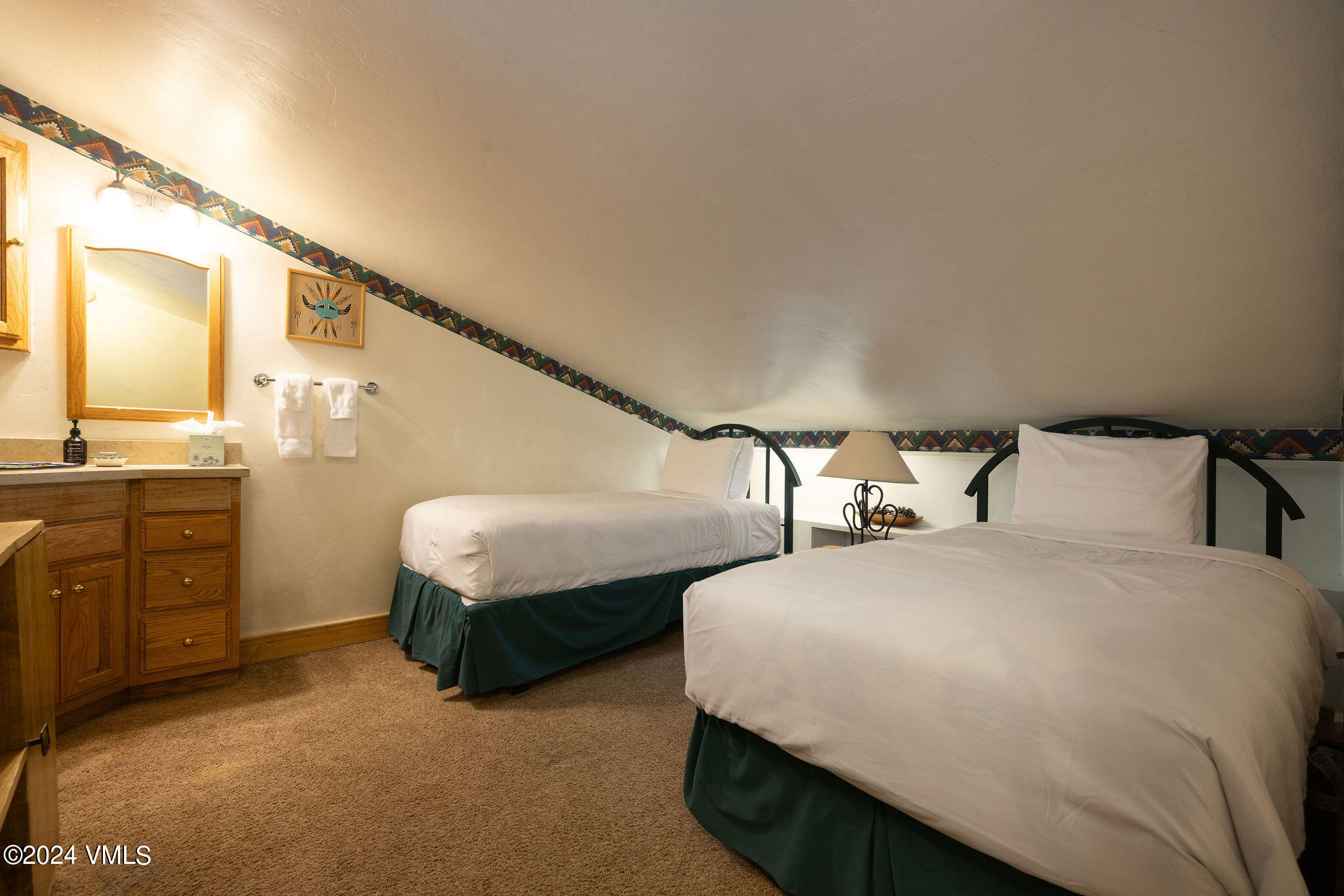 508 E Lionshead Circle, 503 Property Photo 7