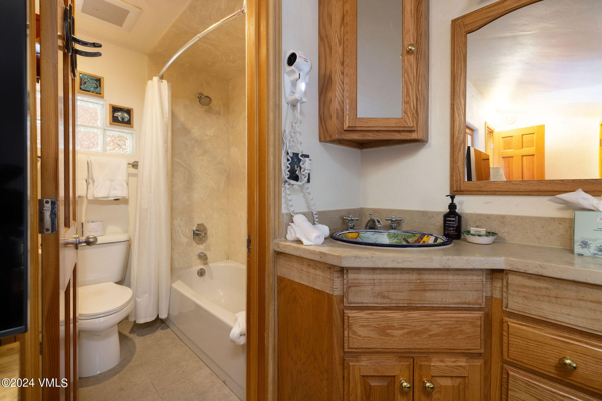 508 E Lionshead Circle, 503 Property Photo 12
