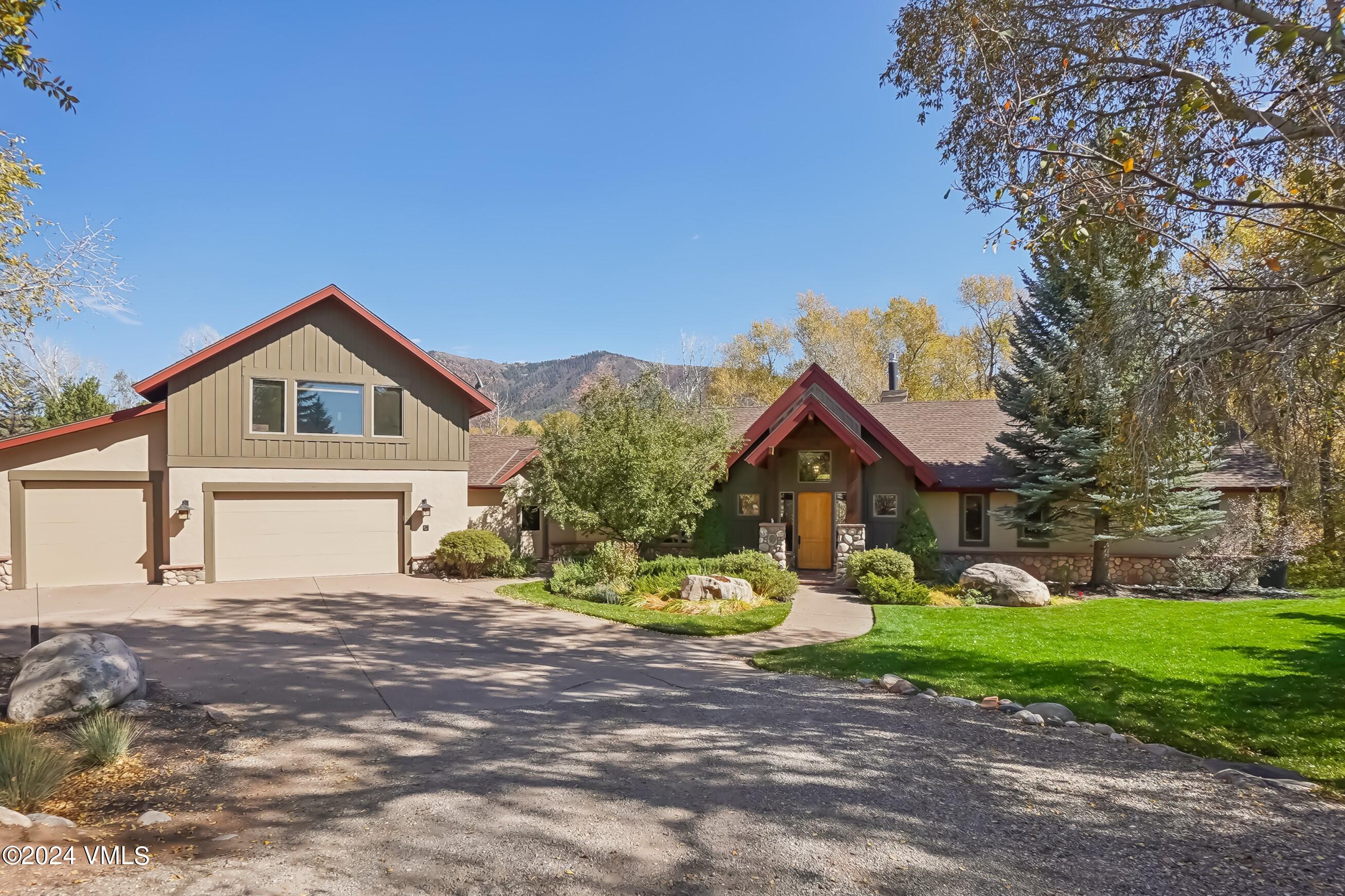 44 Canyon Court Property Photo 4