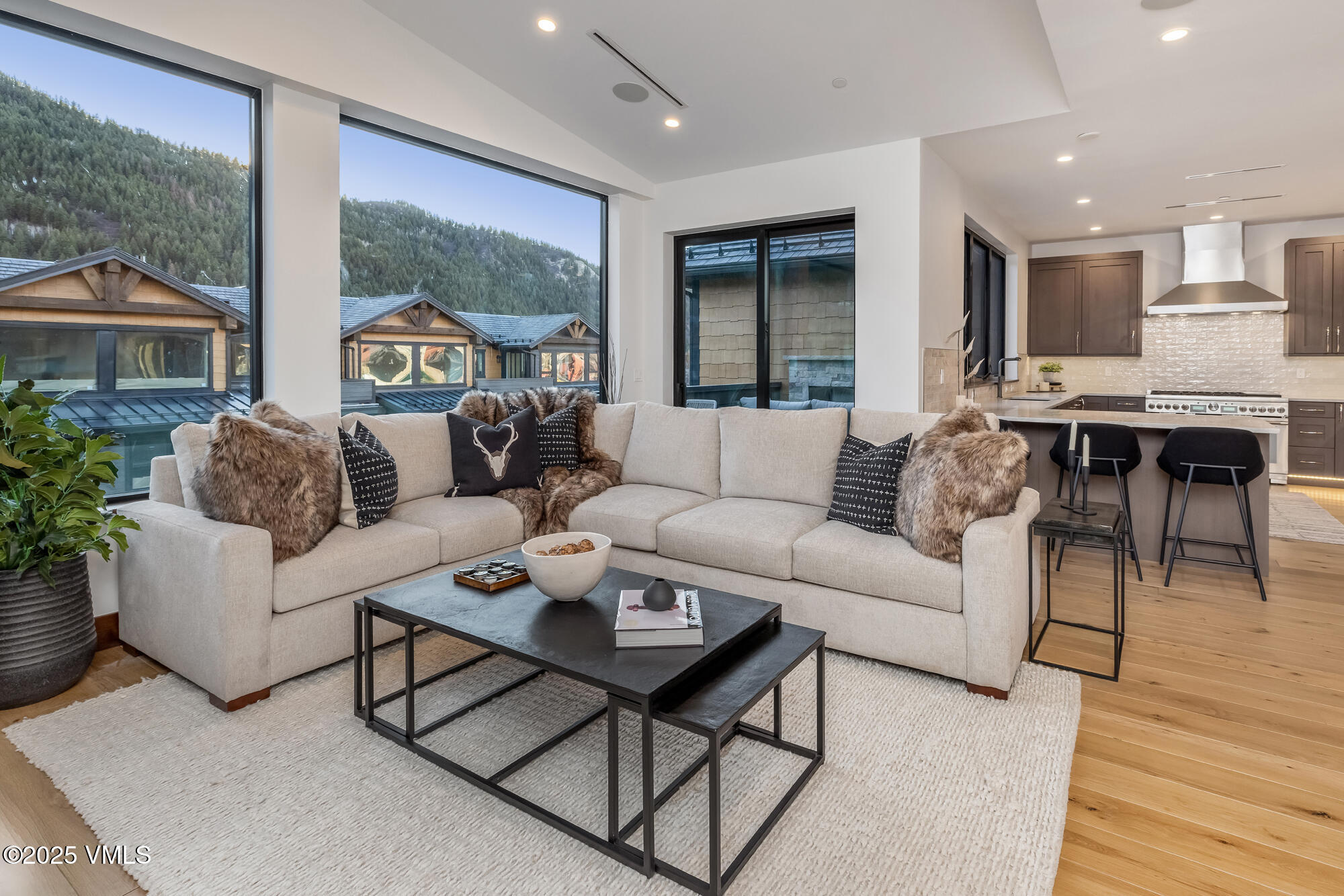 200 Goldfinch Lane, 1b Property Photo 3