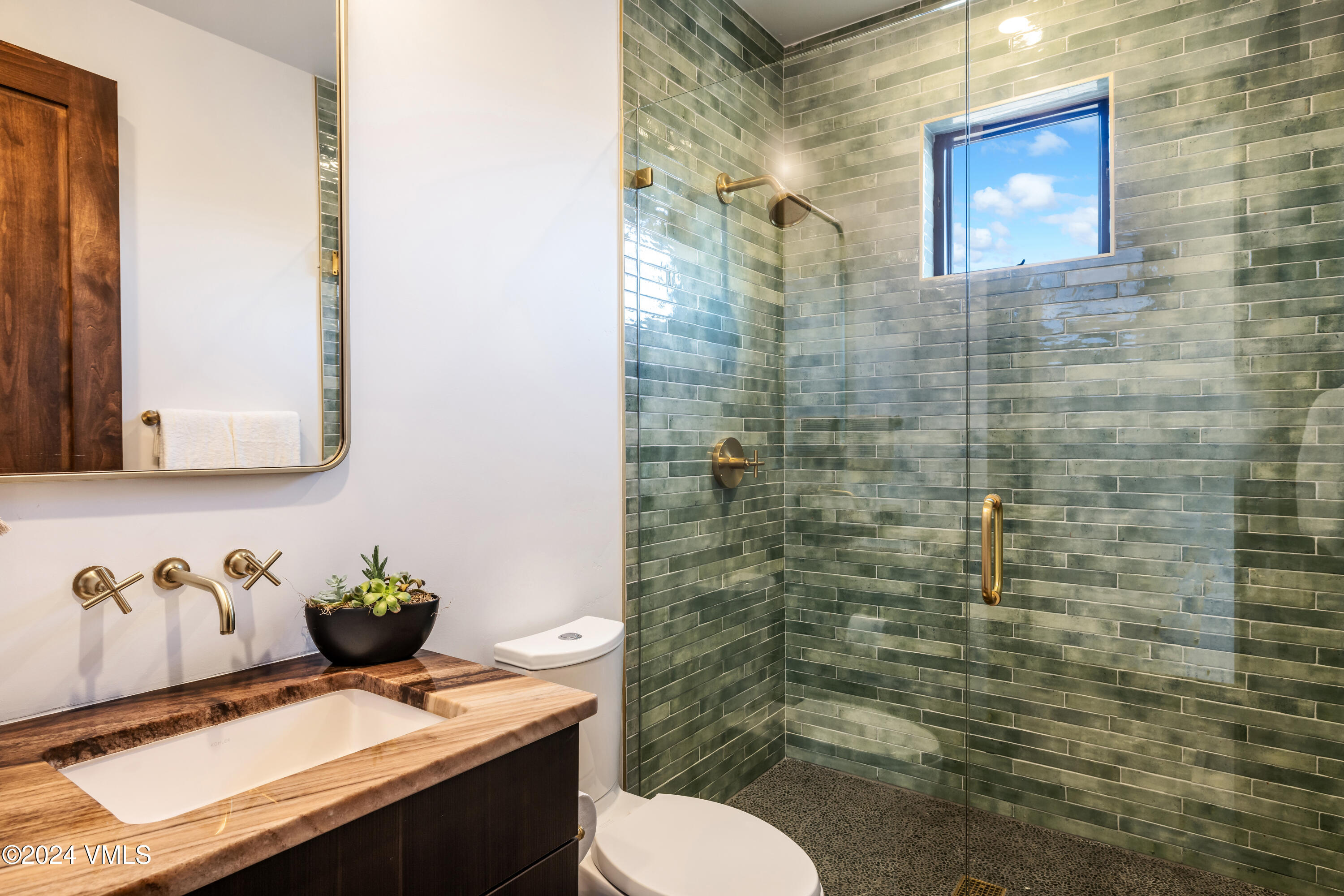 200 Goldfinch Lane, 1b Property Photo 6