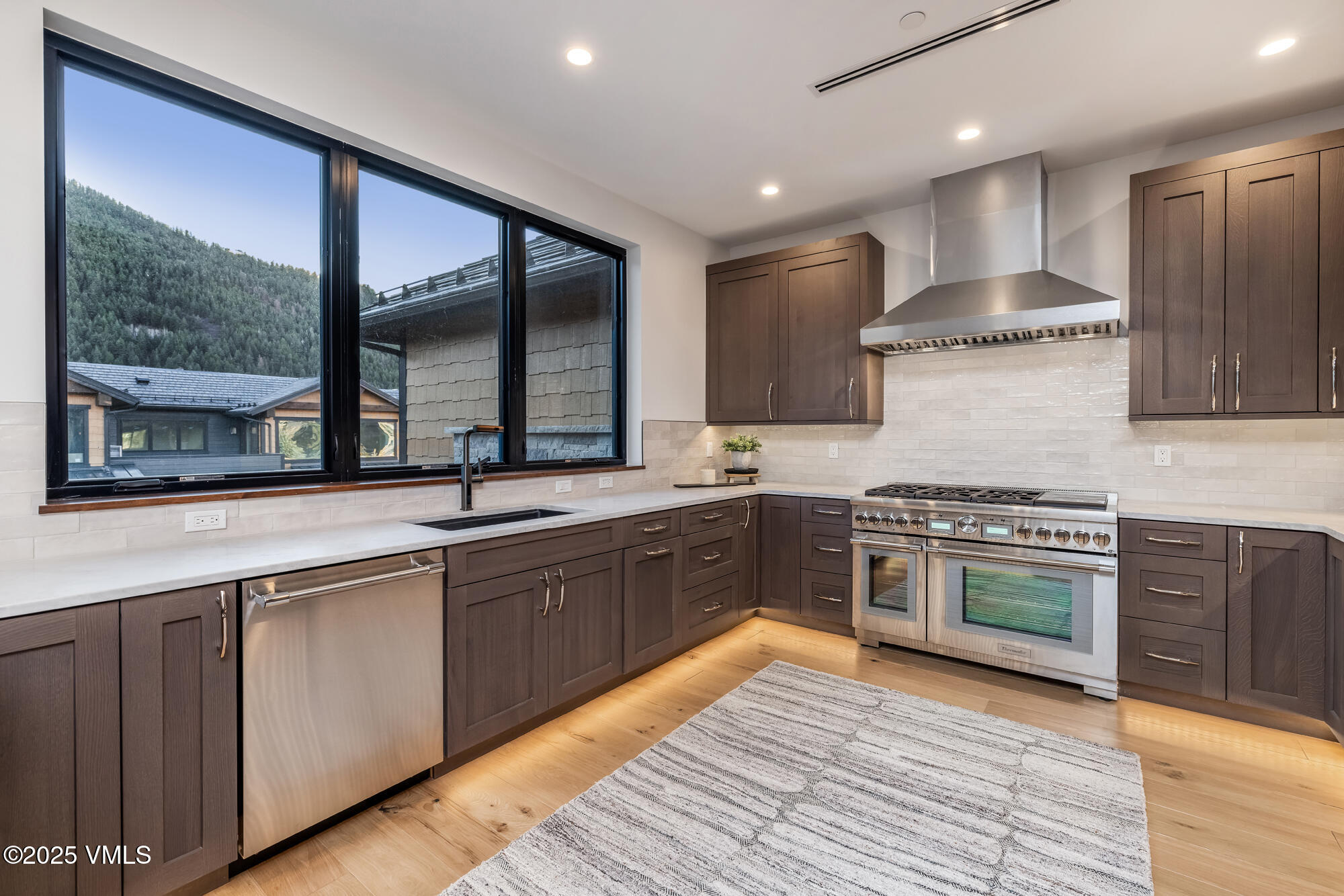 200 Goldfinch Lane, 1b Property Photo 6