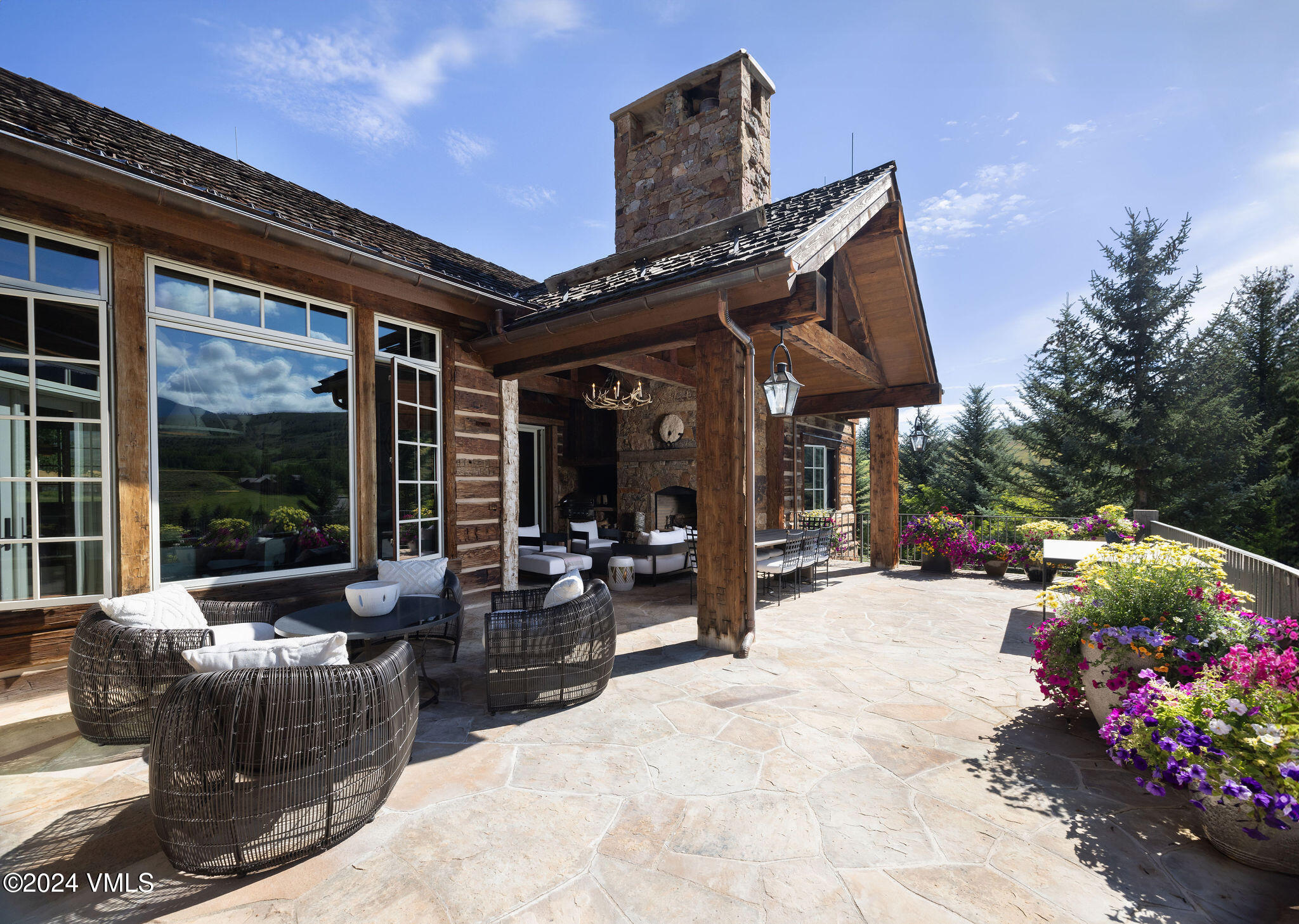 125 Rolling Hills Drive Property Photo 7