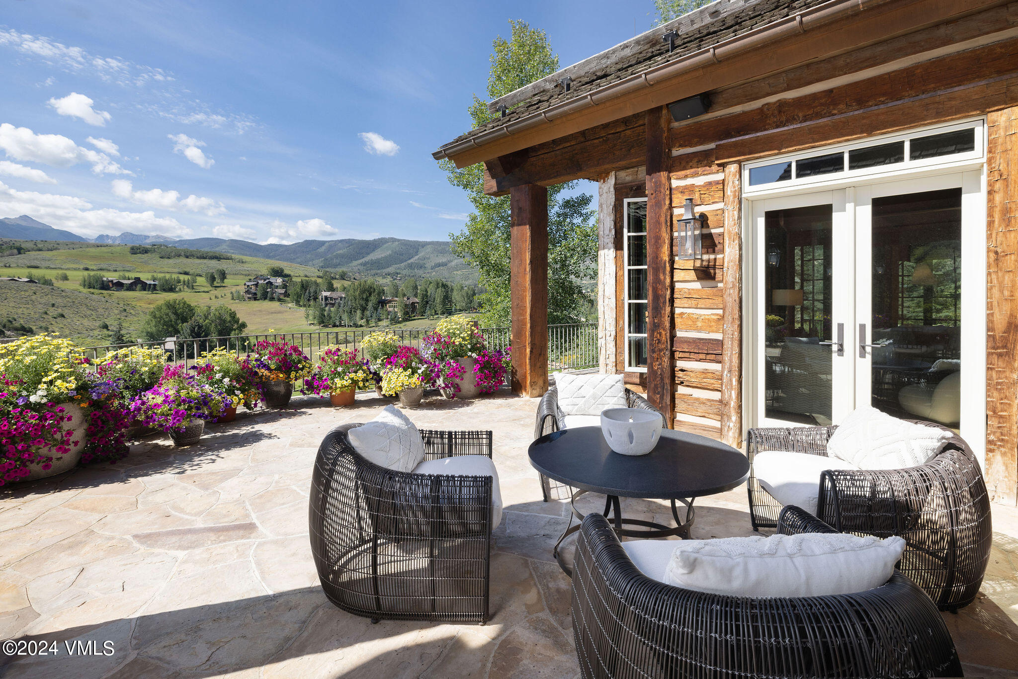 125 Rolling Hills Drive Property Photo 8