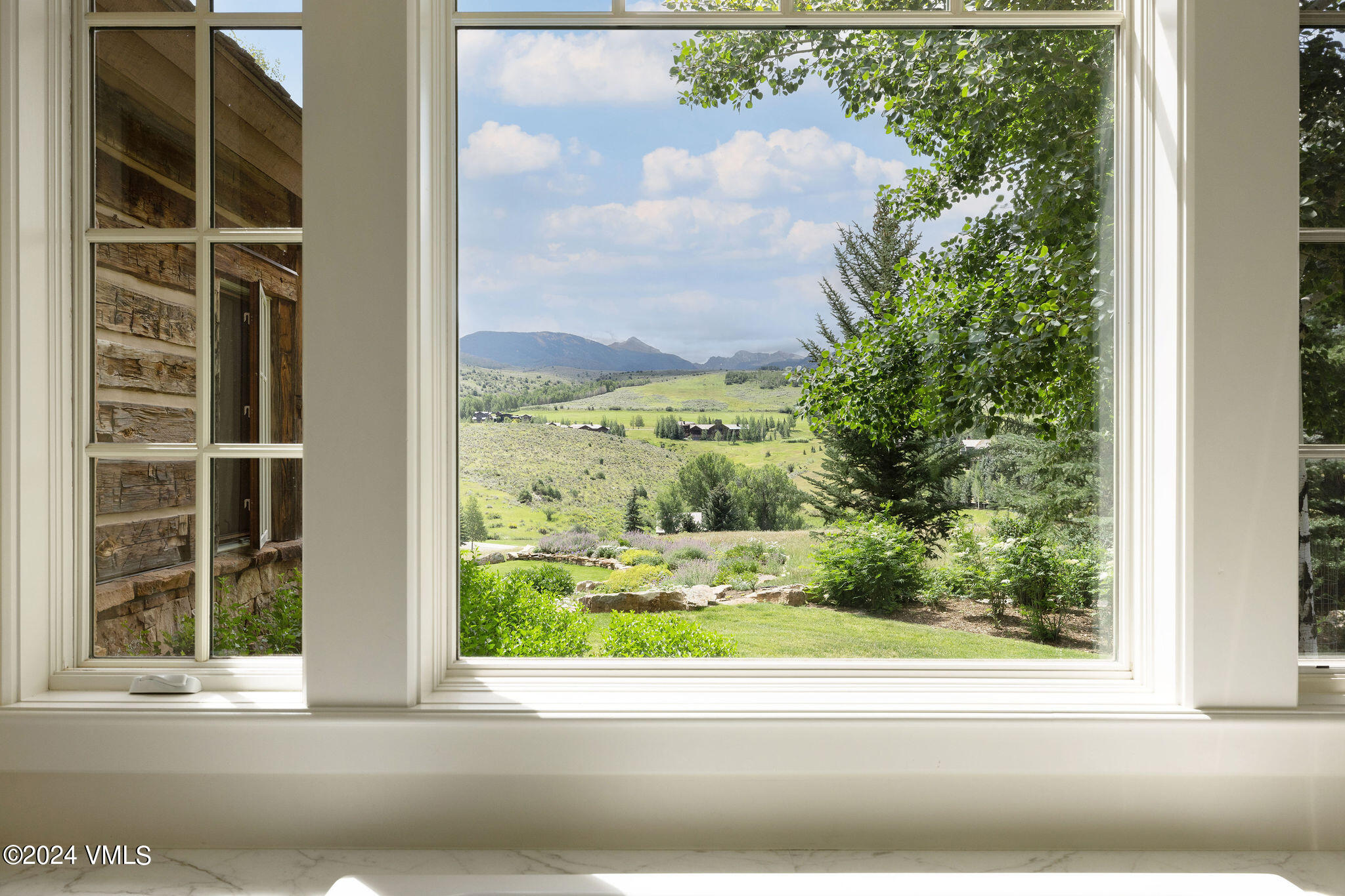 125 Rolling Hills Drive Property Photo 14