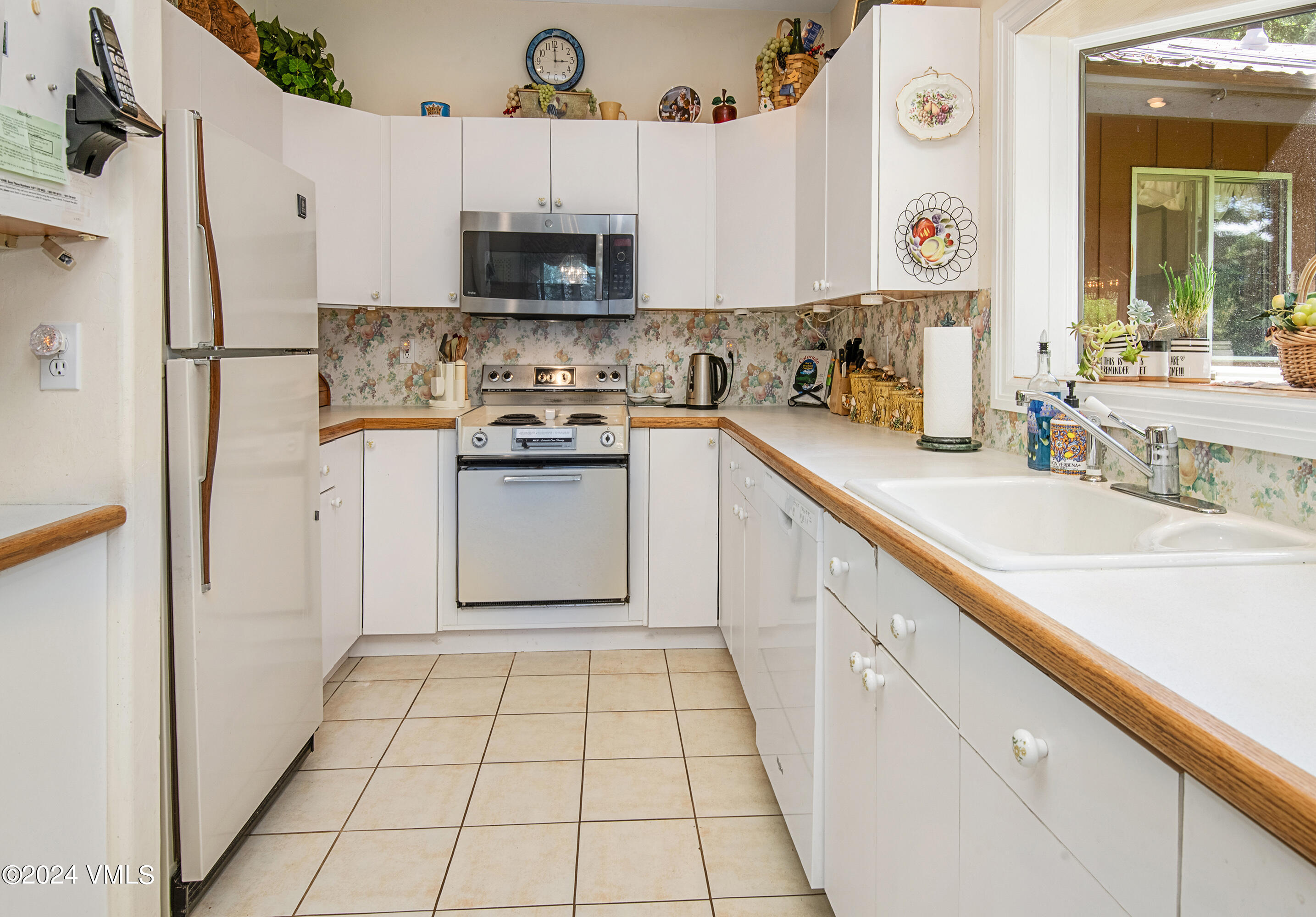 9001 Brush Creek Road Property Photo 20