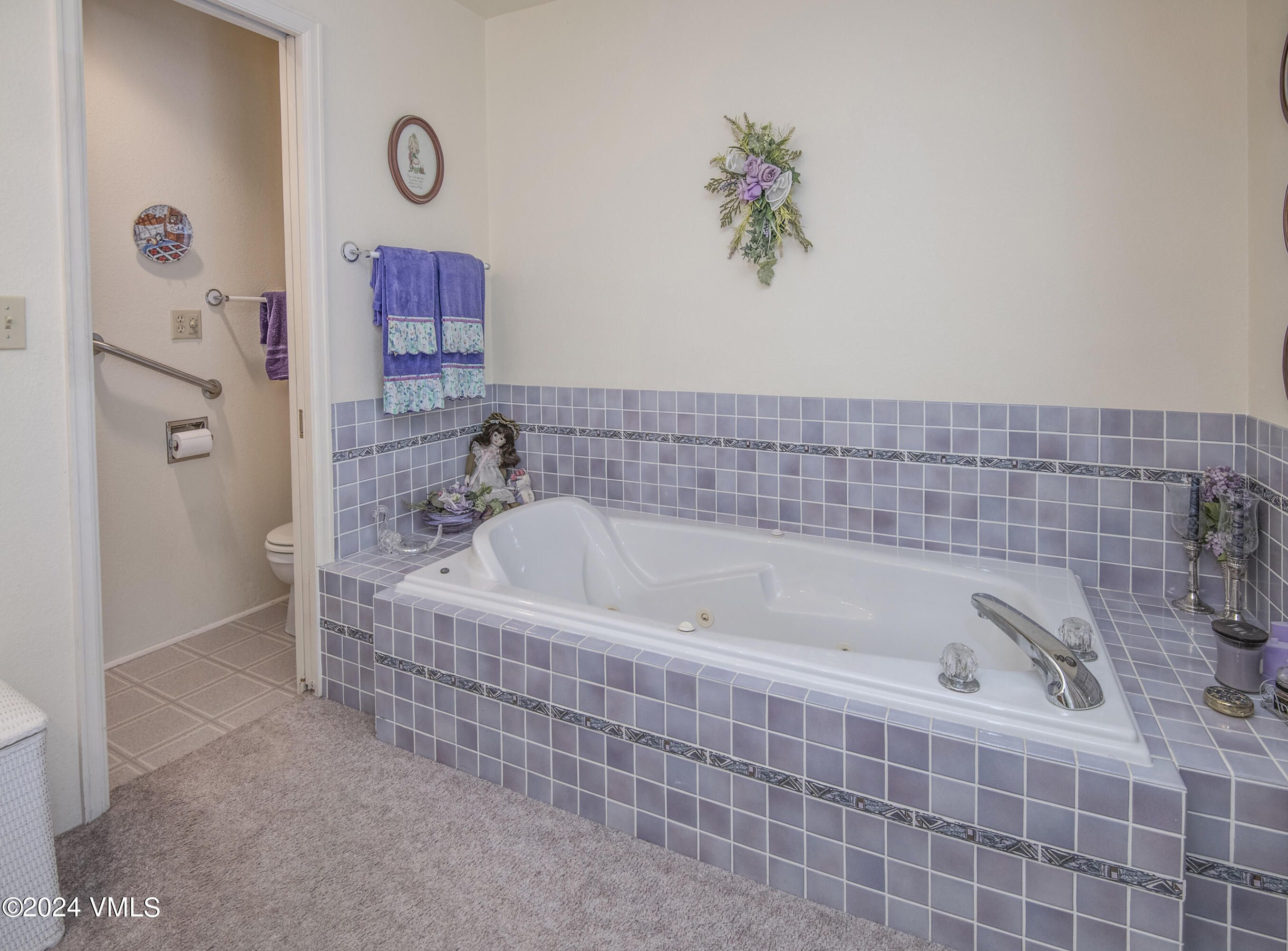 9001 Brush Creek Road Property Photo 31