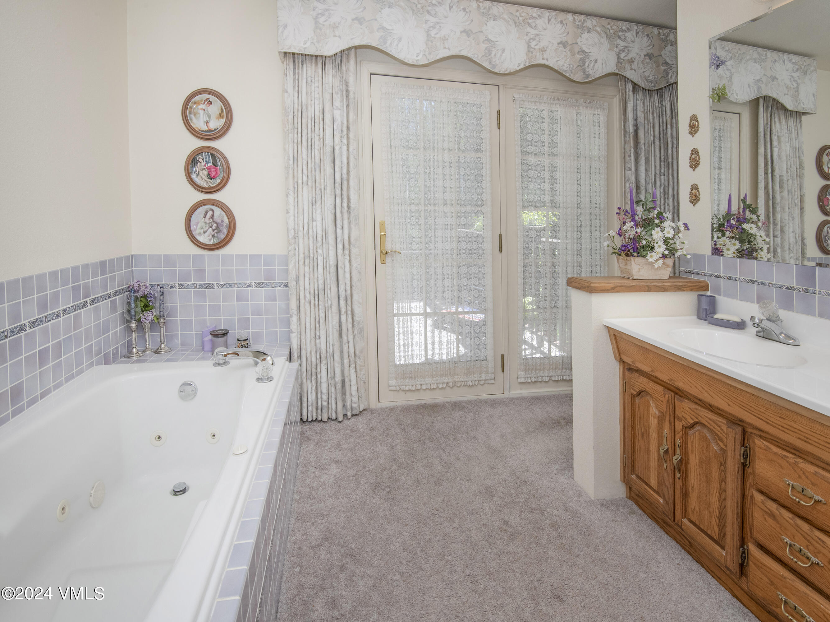 9001 Brush Creek Road Property Photo 32