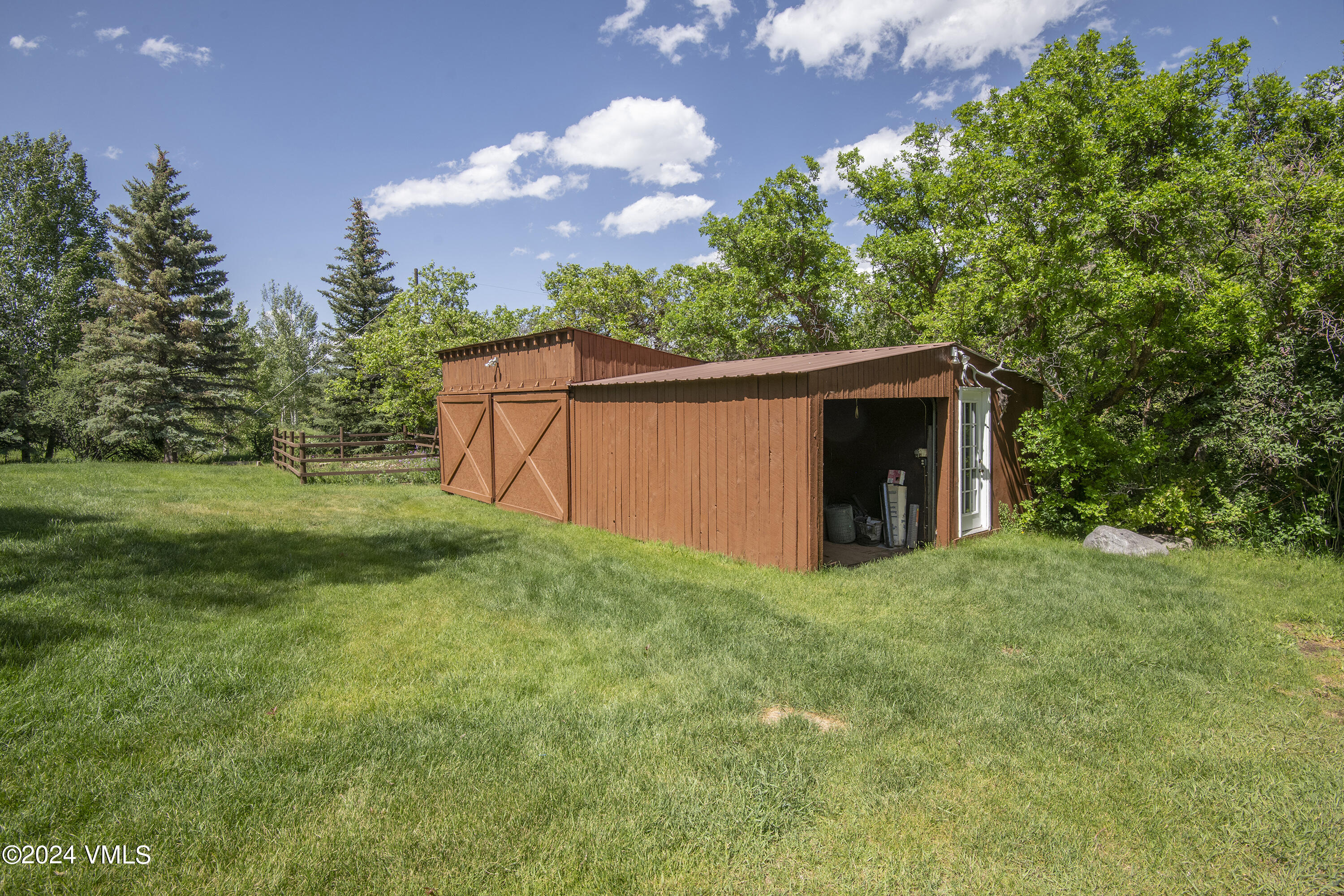 9001 Brush Creek Road Property Photo 50