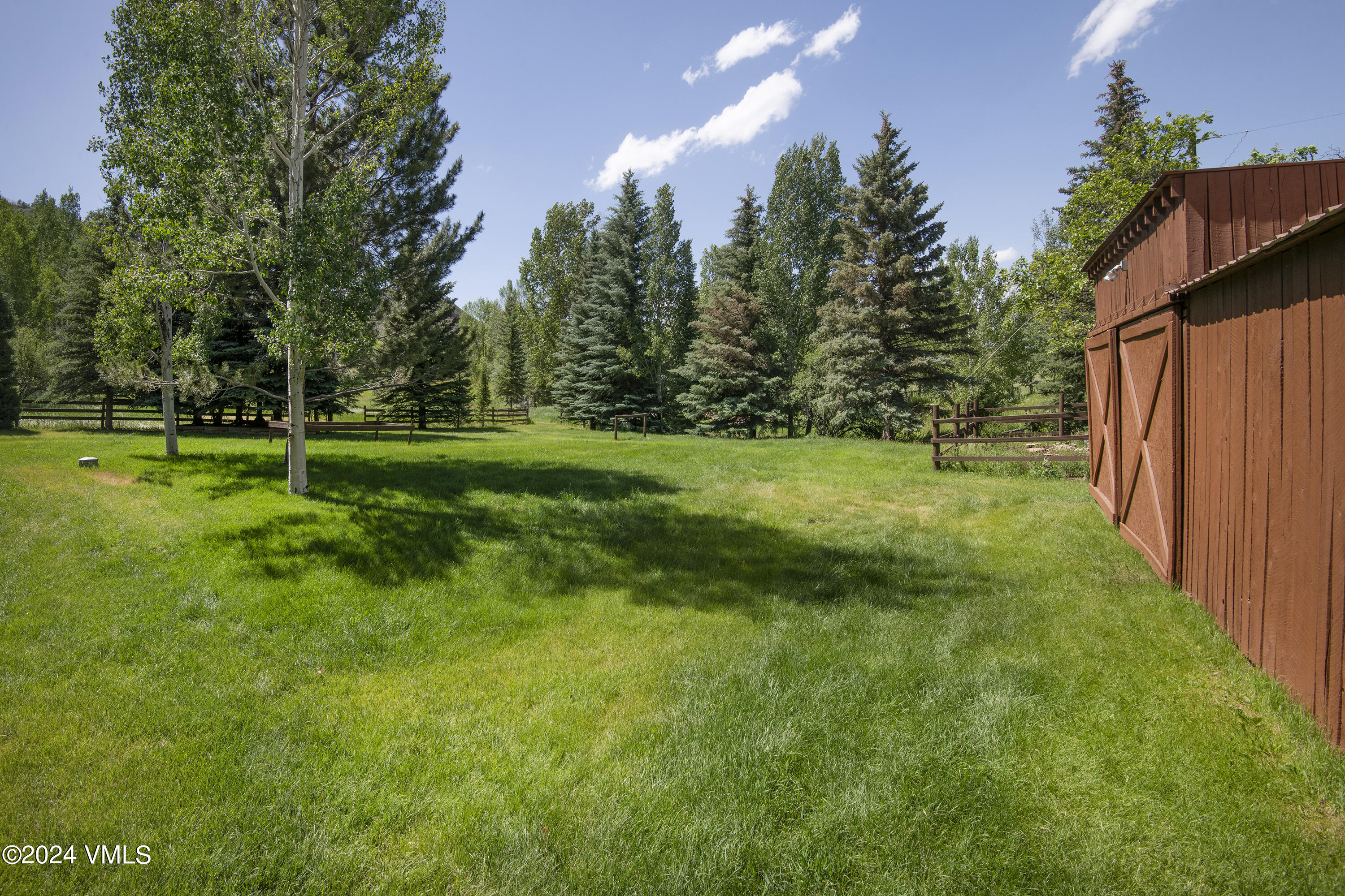 9001 Brush Creek Road Property Photo 54