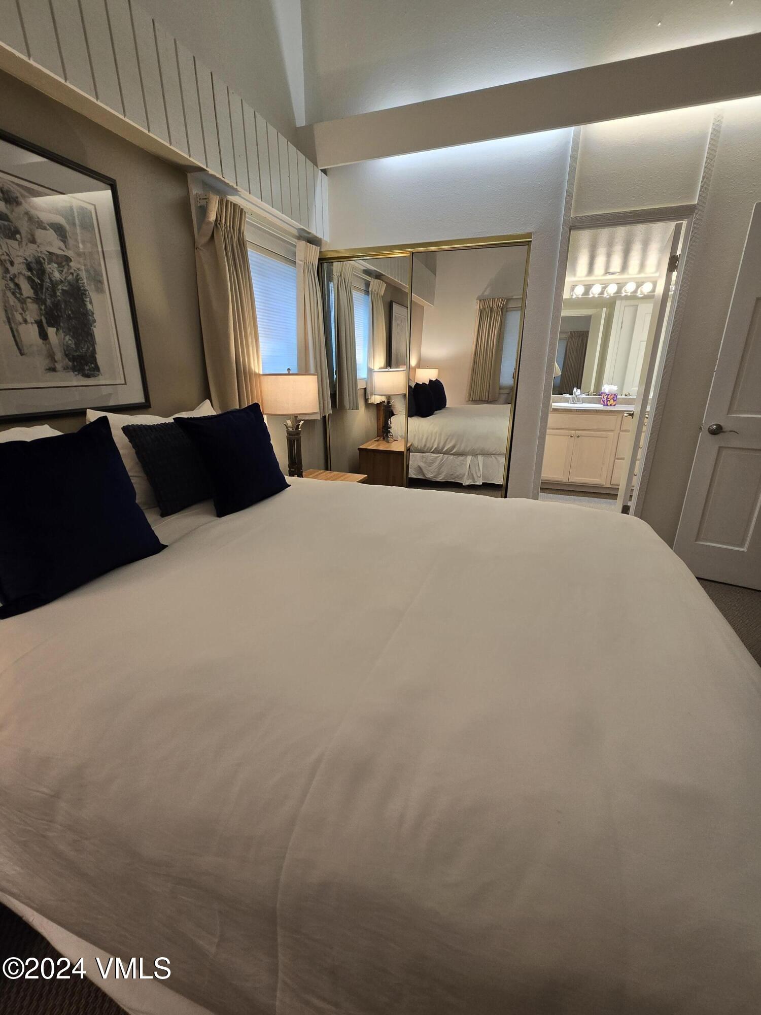 508 E Lionshead Circle, 305-14 Property Photo 7