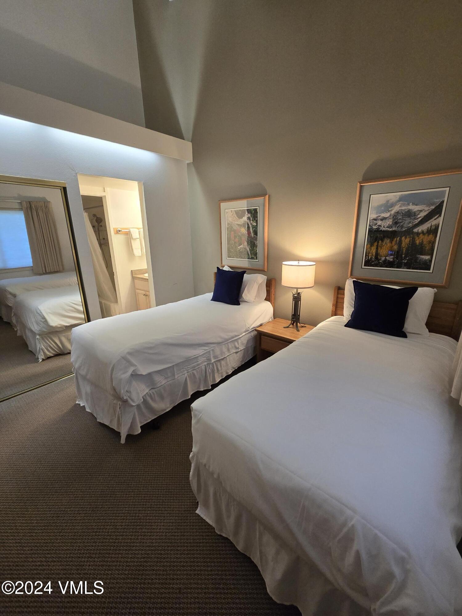 508 E Lionshead Circle, 305-14 Property Photo 9