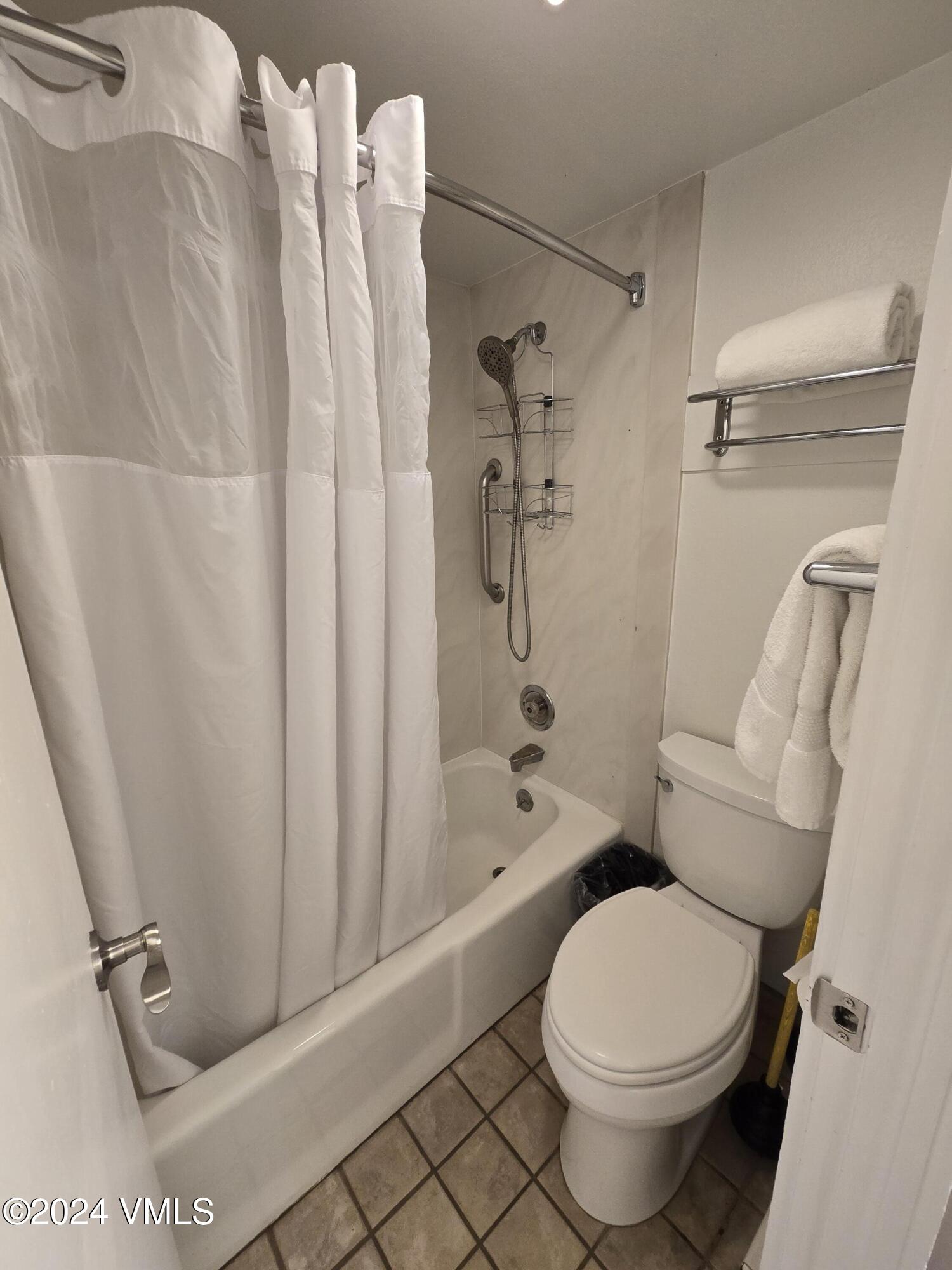 508 E Lionshead Circle, 305-14 Property Photo 13