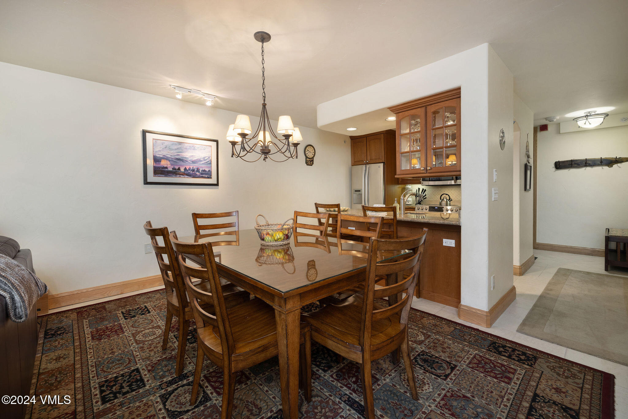 292 E Meadow Drive, #106 Property Photo 8