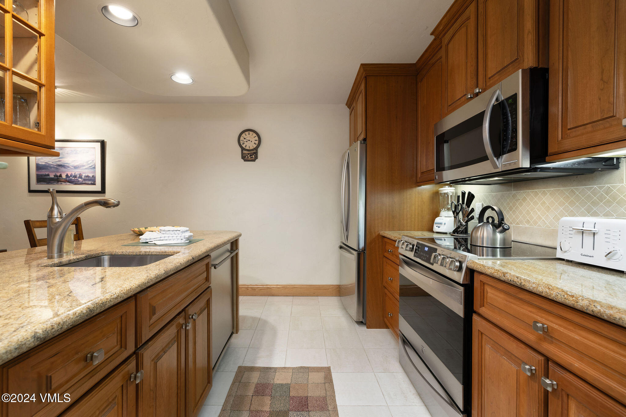 292 E Meadow Drive, #106 Property Photo 10
