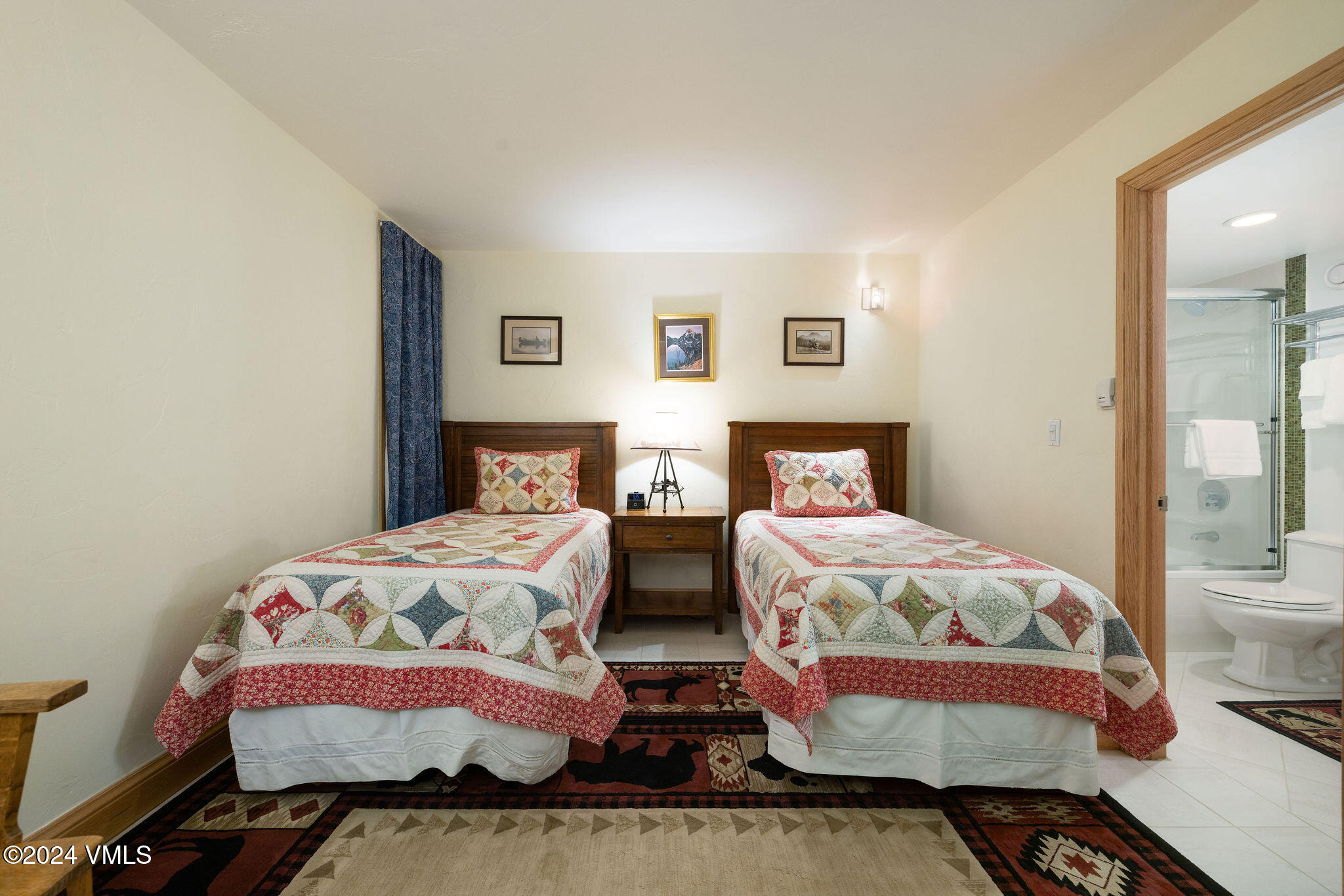 292 E Meadow Drive, #106 Property Photo 13