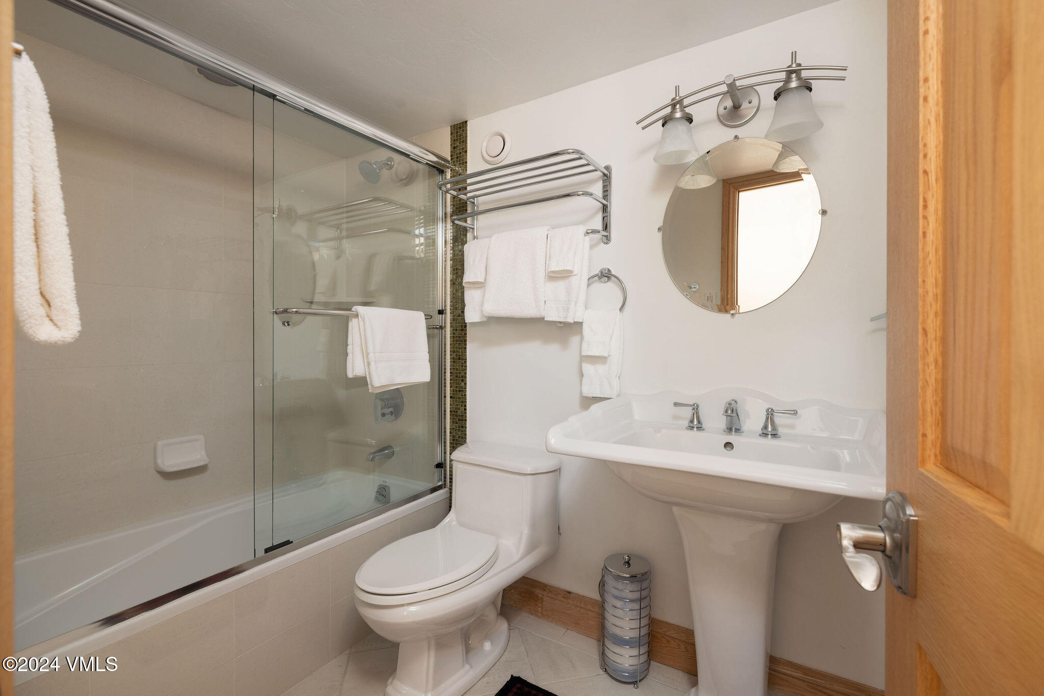 292 E Meadow Drive, #106 Property Photo 14