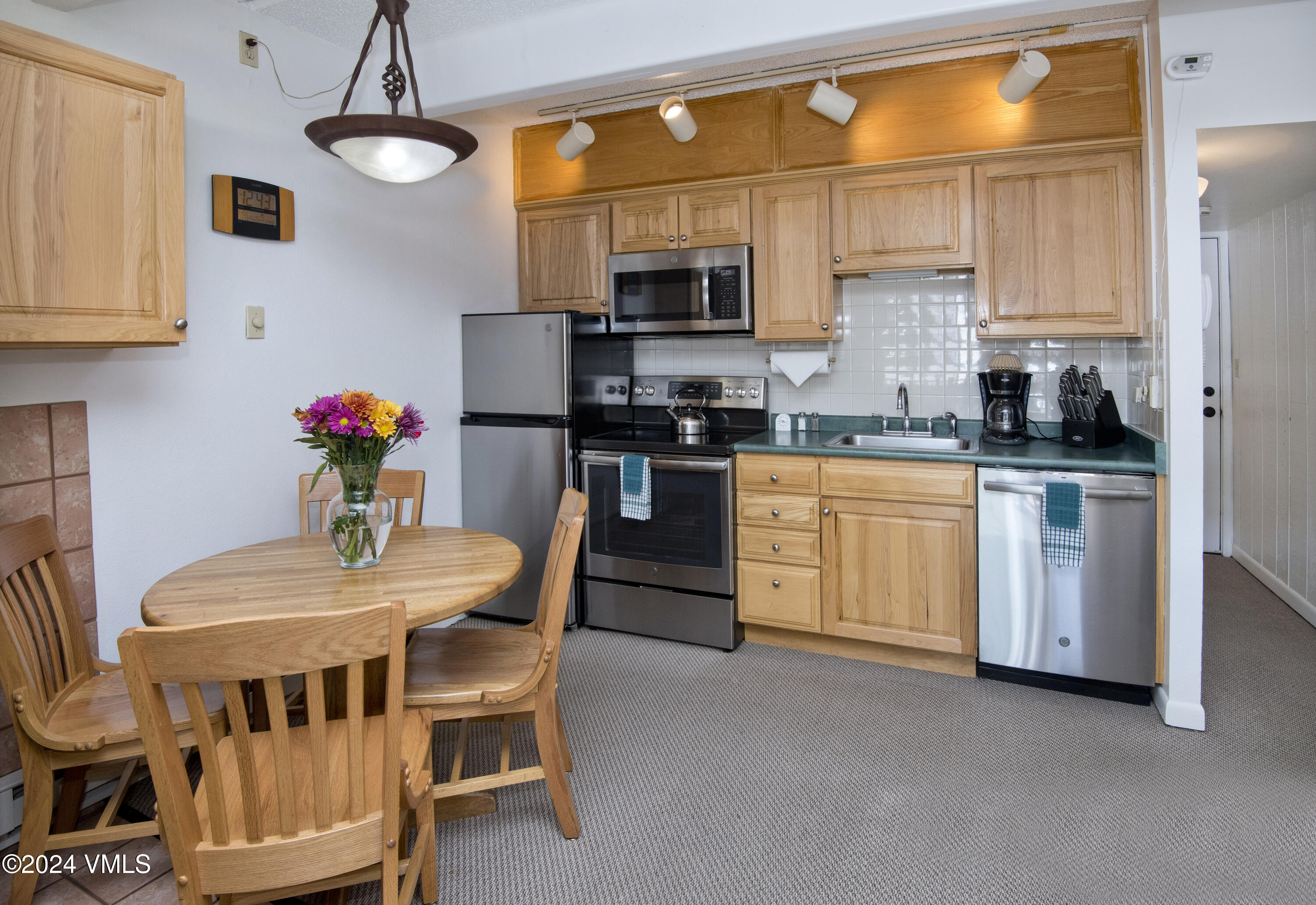 508 E Lionshead Circle, 312-39 Property Photo 4