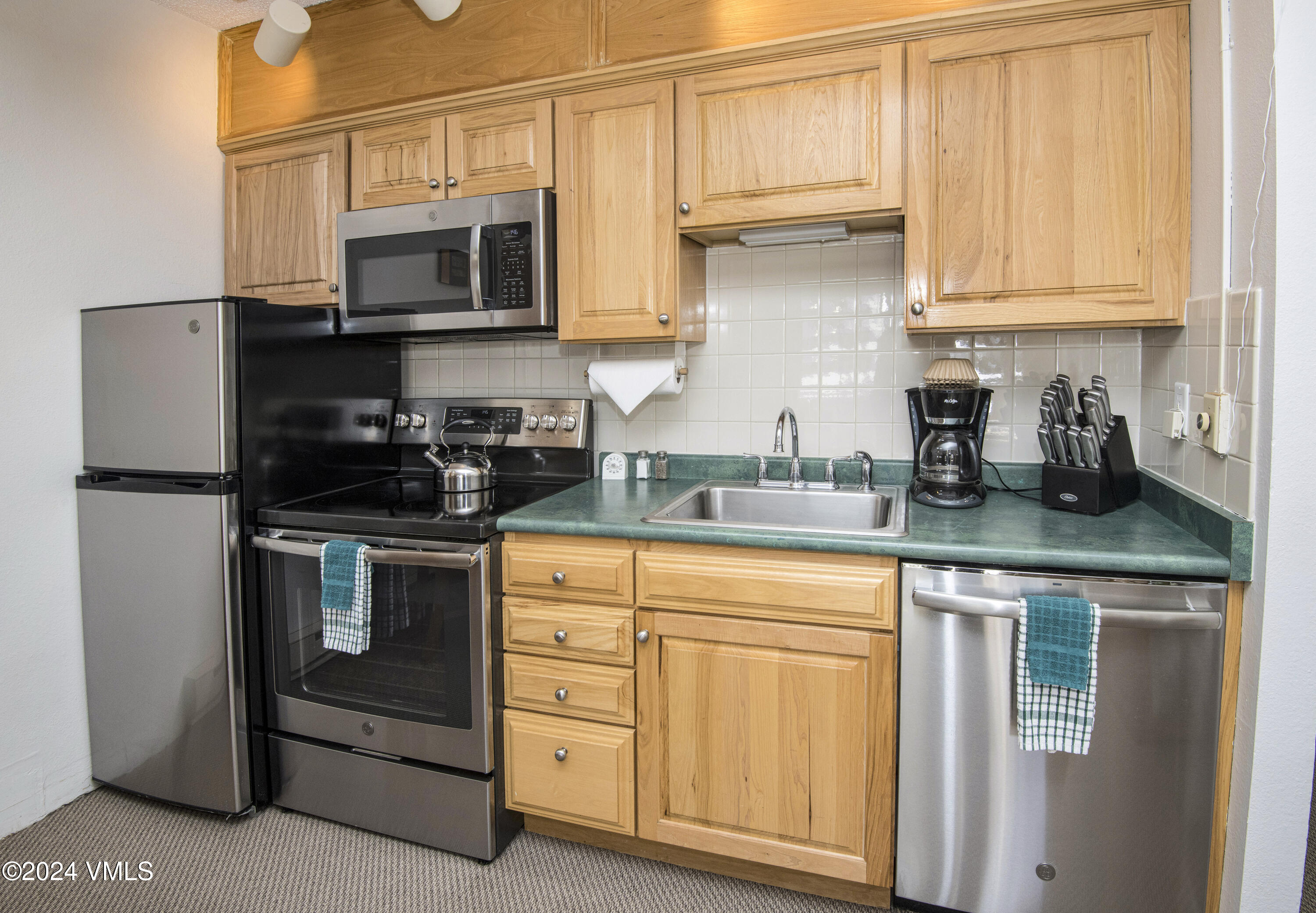 508 E Lionshead Circle, 312-39 Property Photo 6
