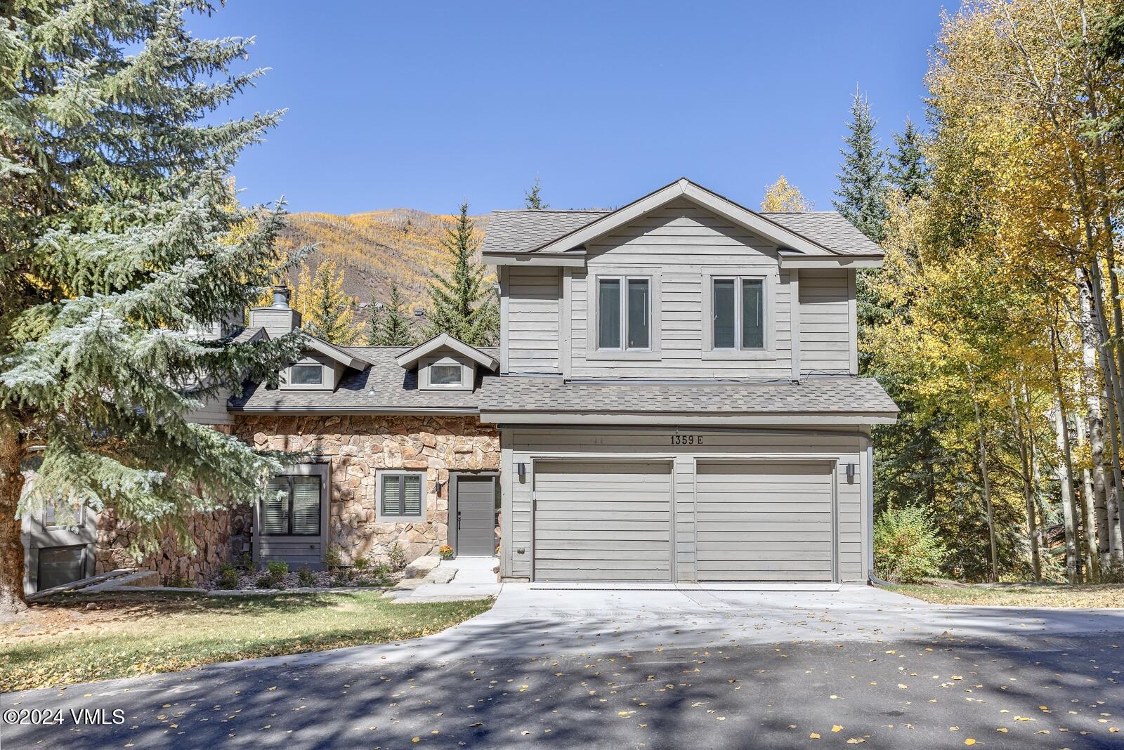 1359 Greenhill Court, E Property Photo 1