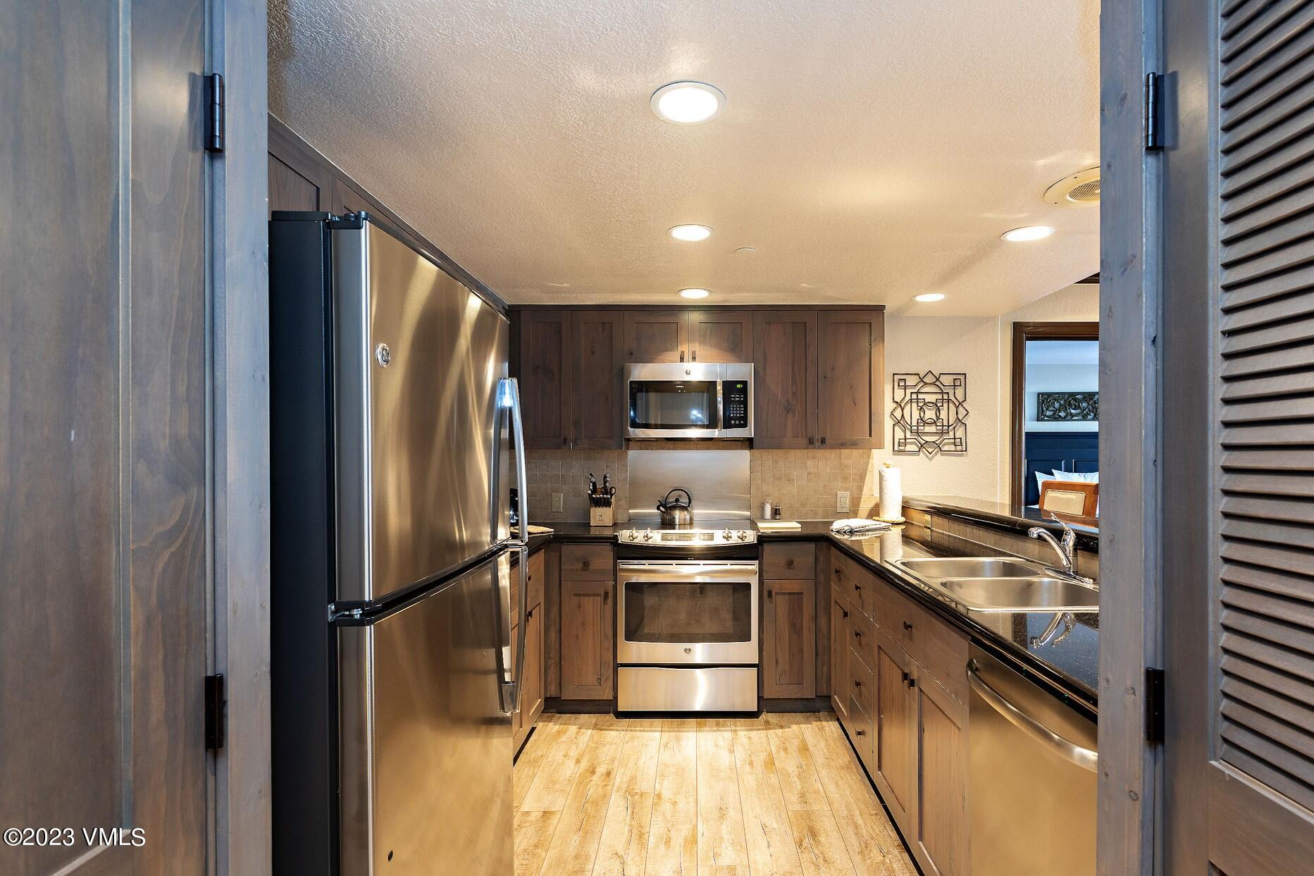 210 Offerson Road, R-115 Property Photo 6