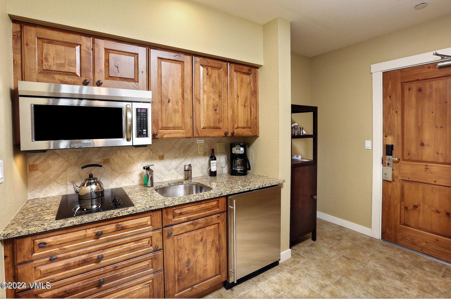 63 Avondale Lane, 234a-51 Property Photo 4