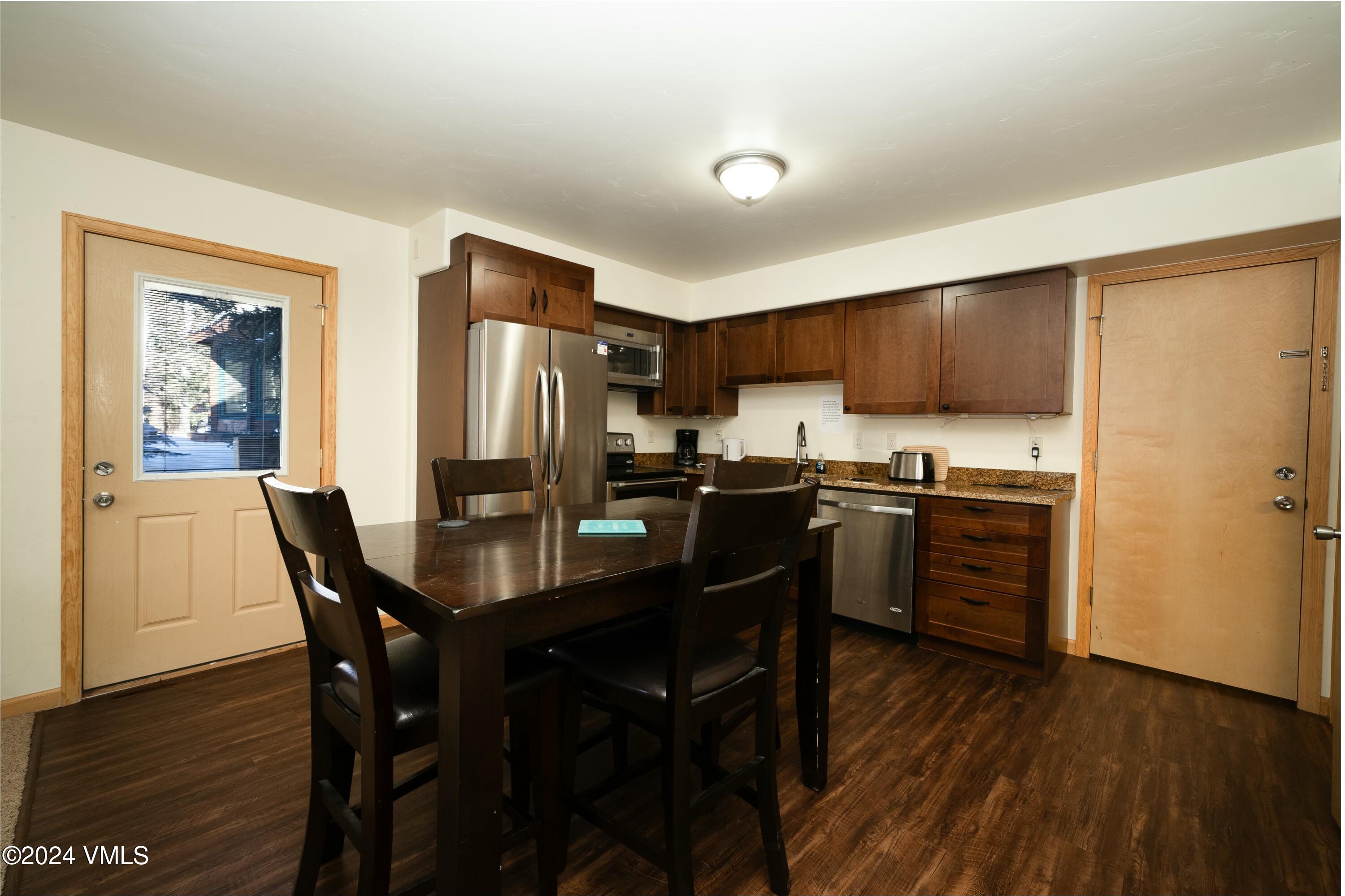 228 & 238 W Beaver Creek Boulevard, A & B Property Photo 18