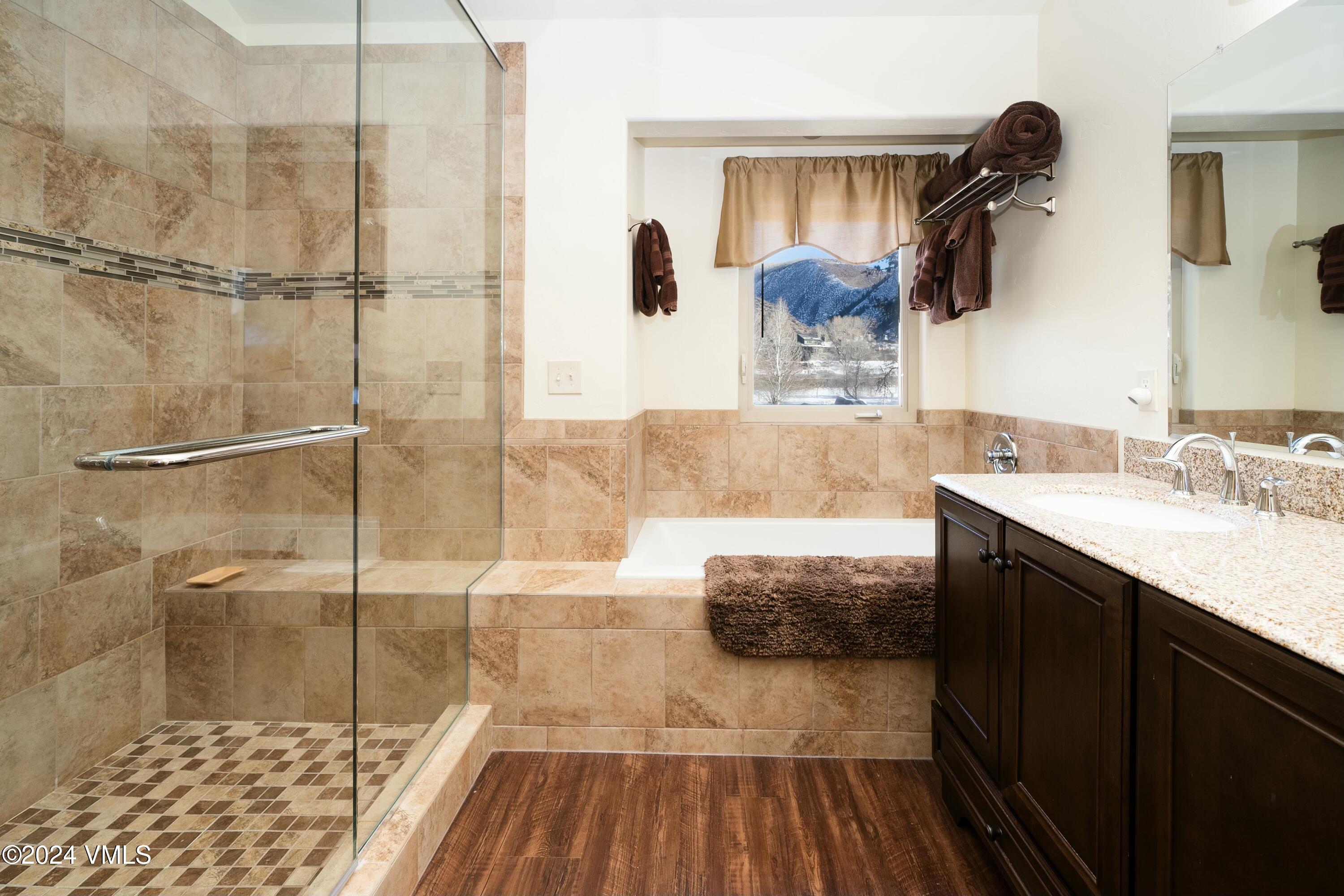 228 & 238 W Beaver Creek Boulevard, A & B Property Photo 28