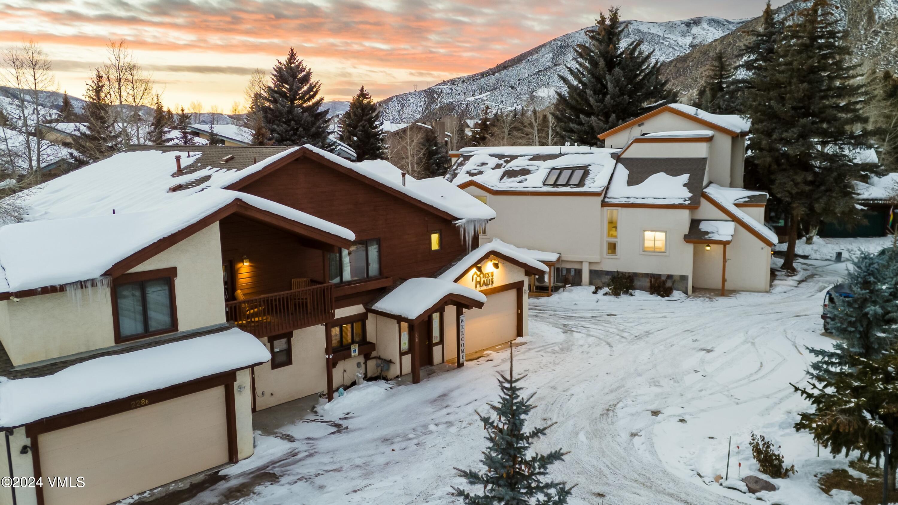 228 & 238 W Beaver Creek Boulevard, A & B Property Photo 33